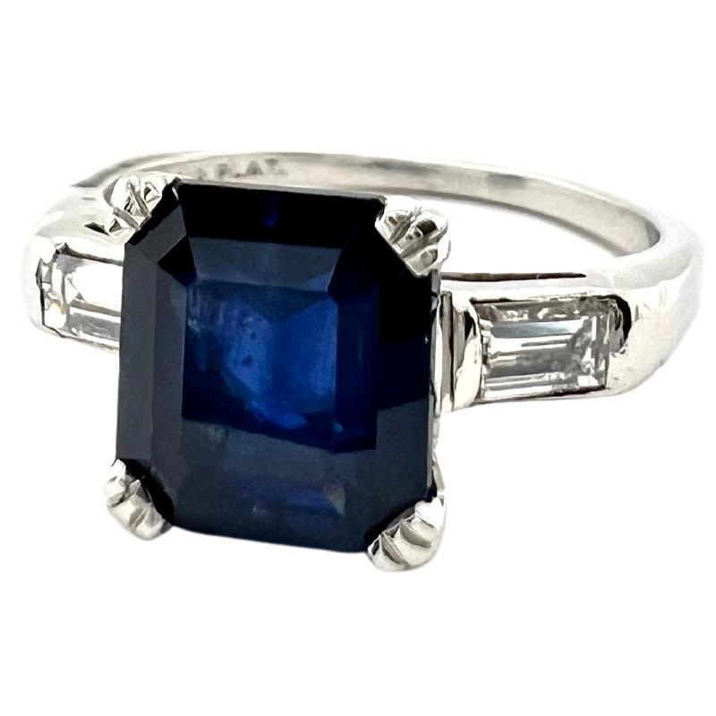 Women's or Men's Art Deco 2.15 Carats Sapphire Diamond Platinum Ring