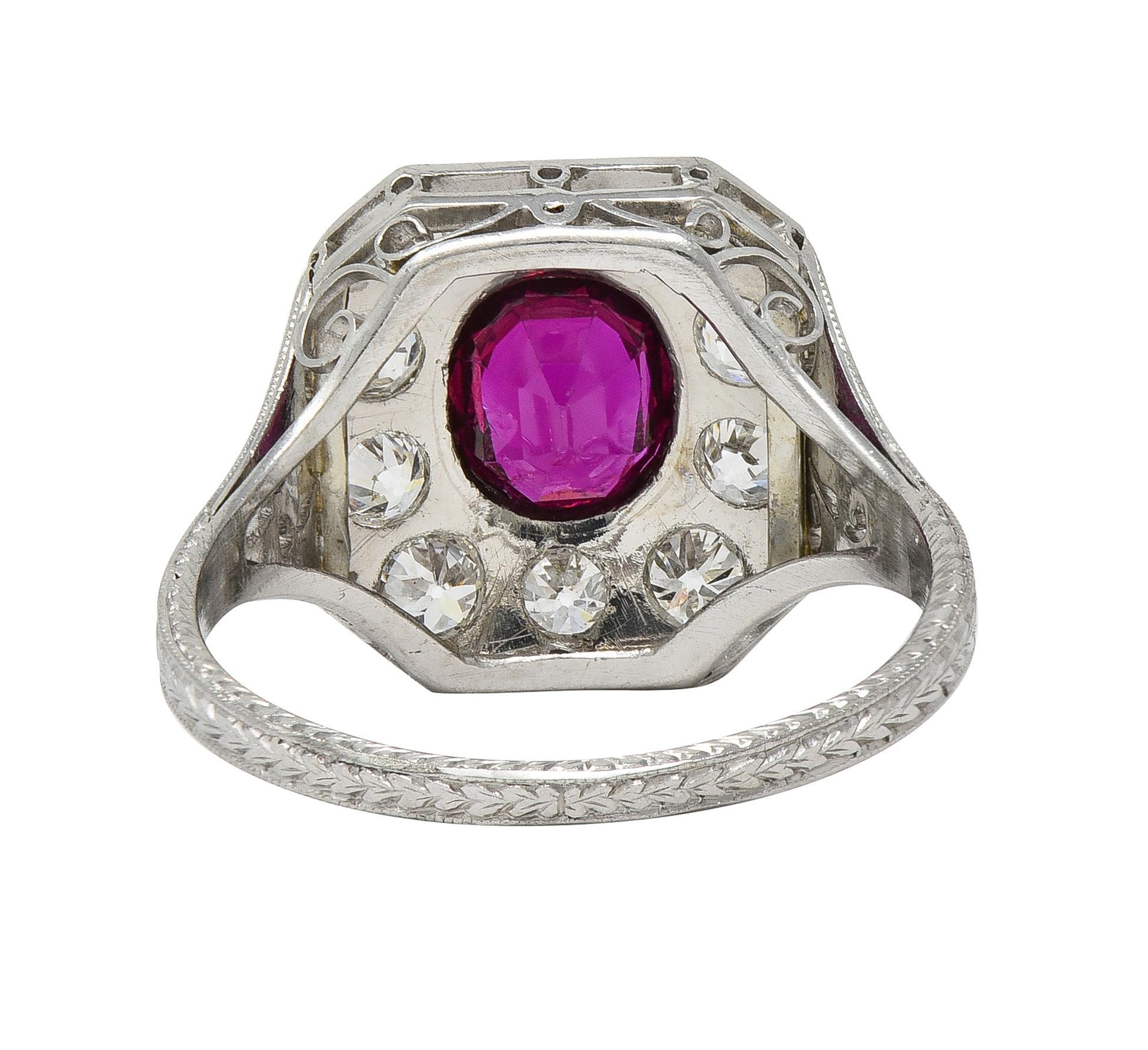Art Decó 2.18 CTW Sin Calor Rubí Diamante Platino Anillo Halo Foliado Vintage GIA en venta 1