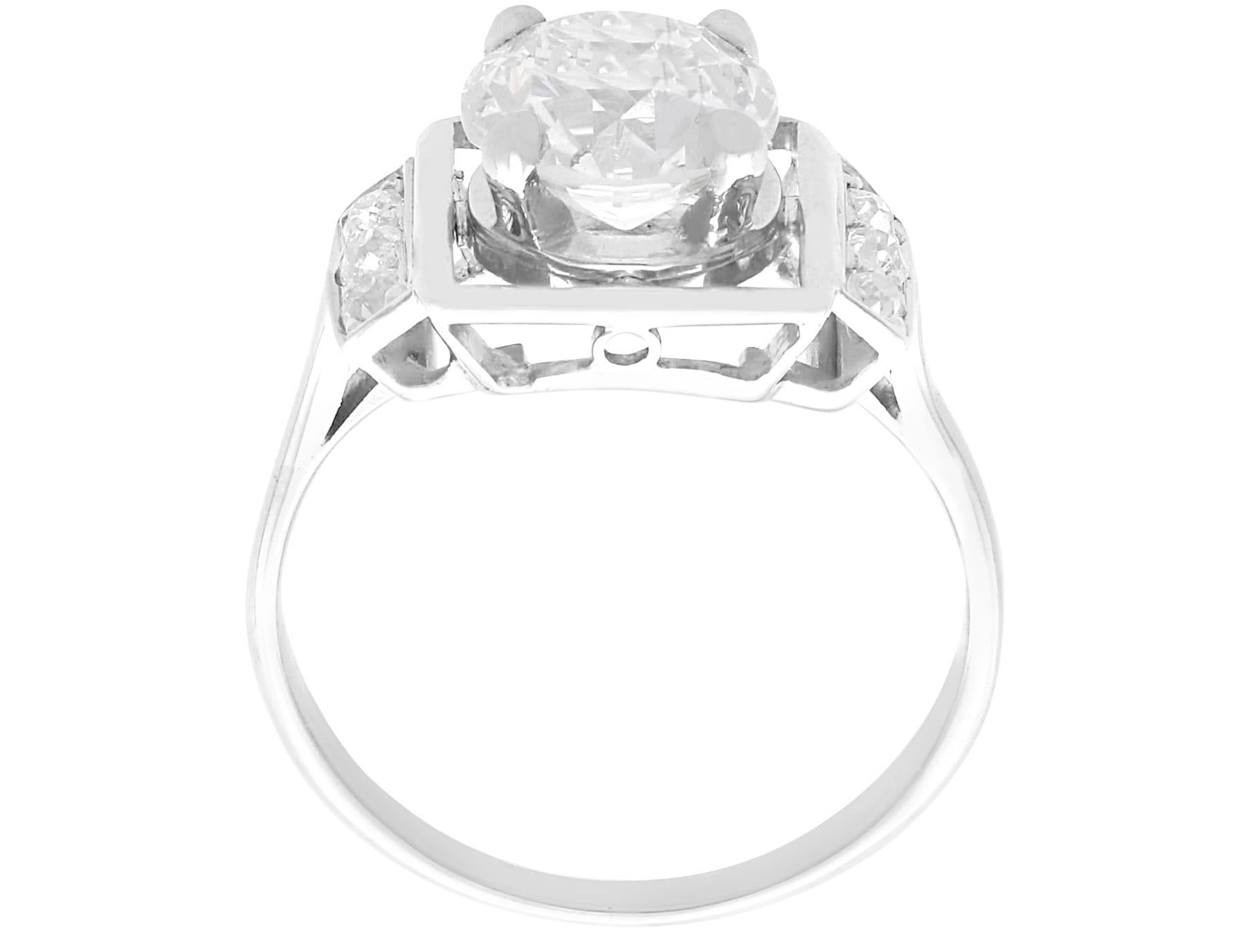 Women's or Men's Art Deco GIA Certified 2.19 Carat Diamond and White Gold Solitaire Ring For Sale