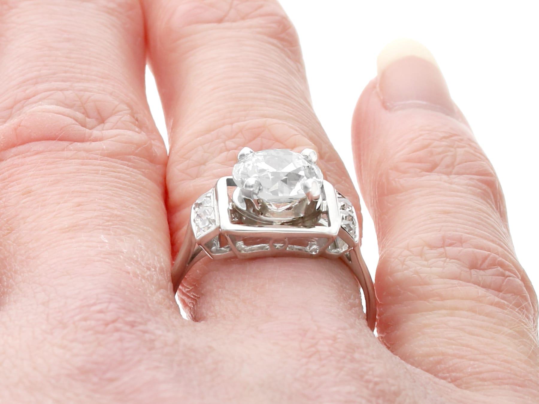 Art Deco Solitär-Ring, GIA-zertifizierter 2,19 Karat Diamant und Weißgold im Angebot 3