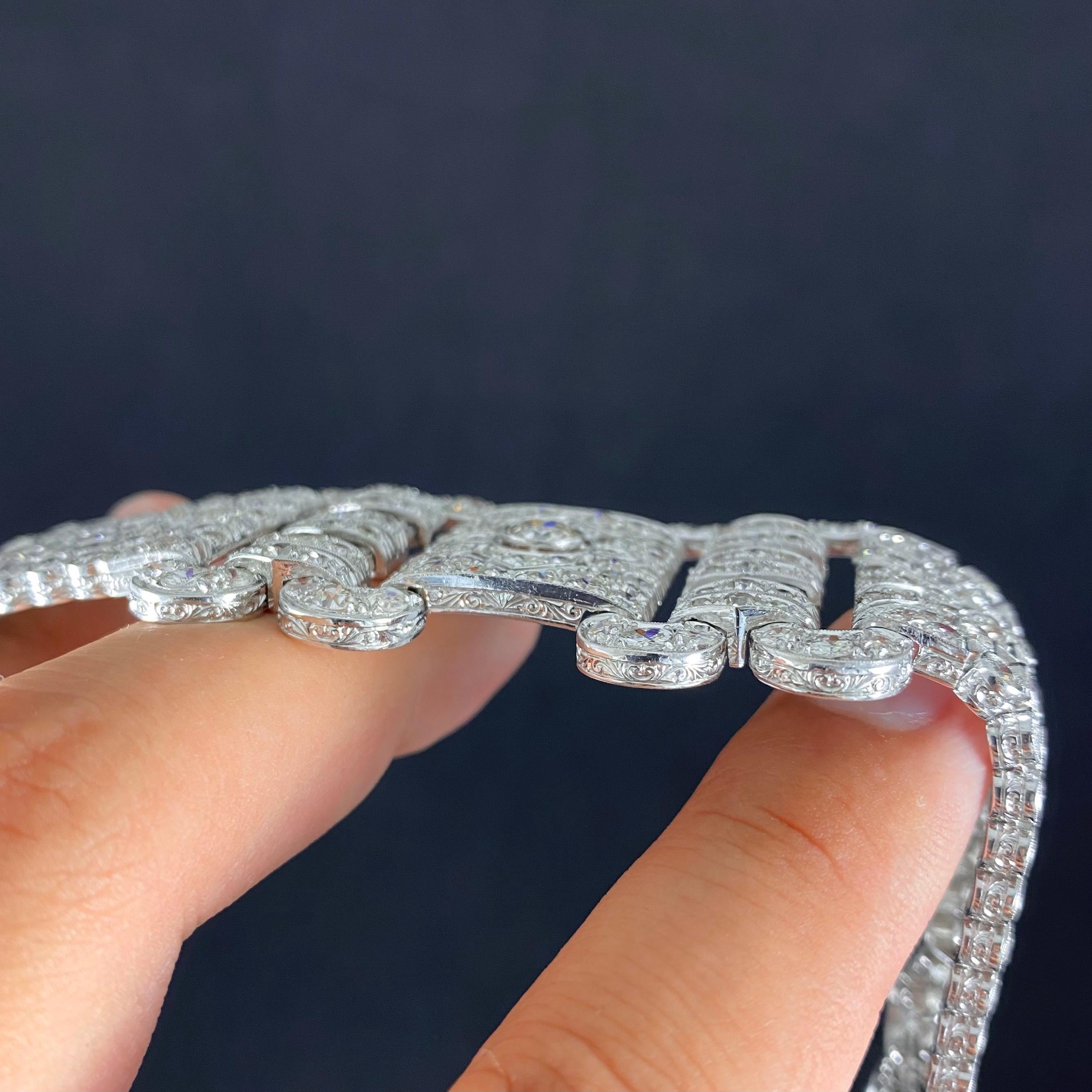 Art Deco 22 Carats Diamond Honeycomb Buckle Bracelet Platinum Europe 1920s 1930s For Sale 7