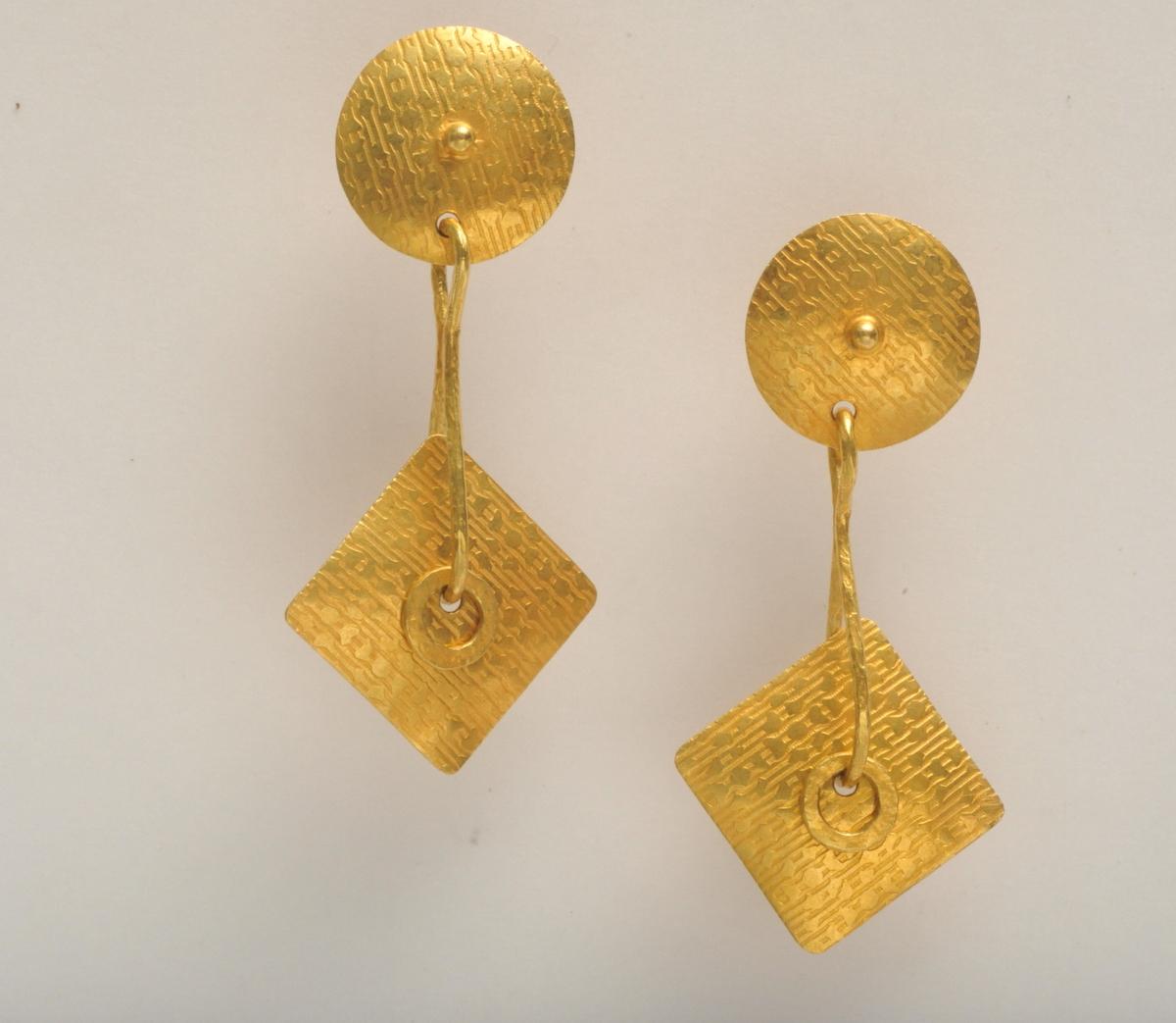 Women's or Men's Art Deco 22 Karat Gold Dangle Earrings