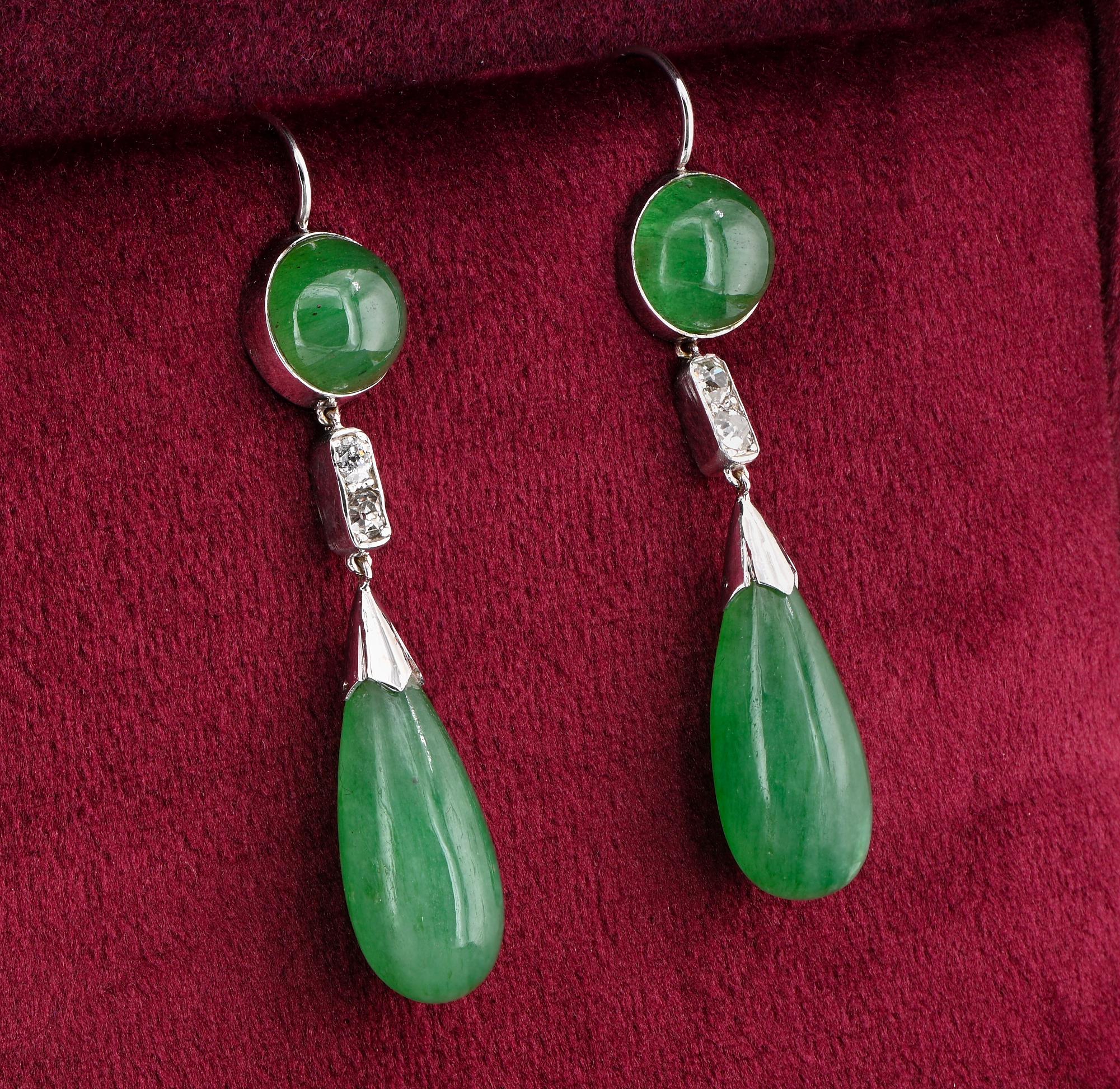 Art Deco 22.00 Ct Natural Emerald Old Mine Diamond 18 Kt Earrings In Good Condition For Sale In Napoli, IT
