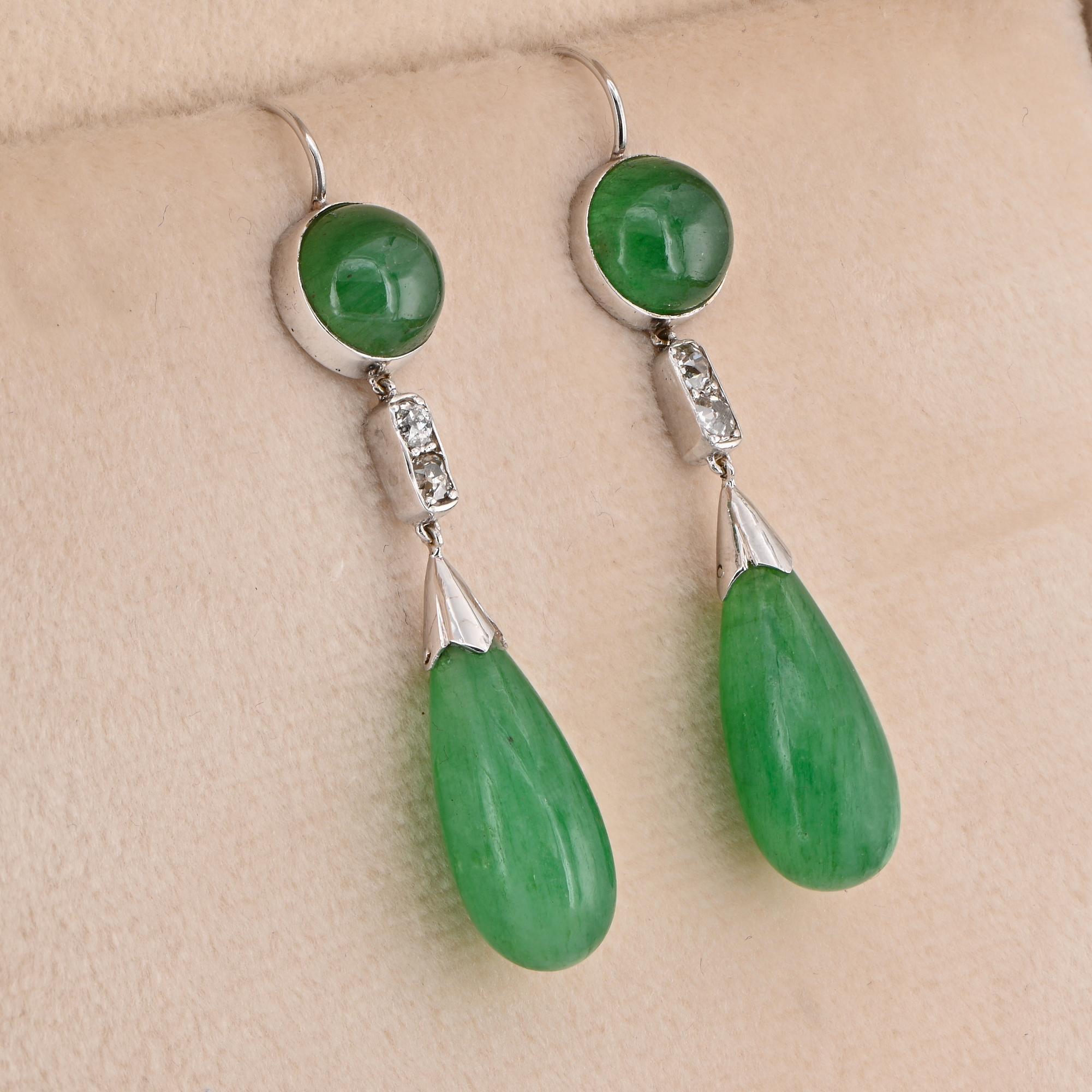 Women's Art Deco 22.00 Ct Natural Emerald Old Mine Diamond 18 Kt Earrings For Sale