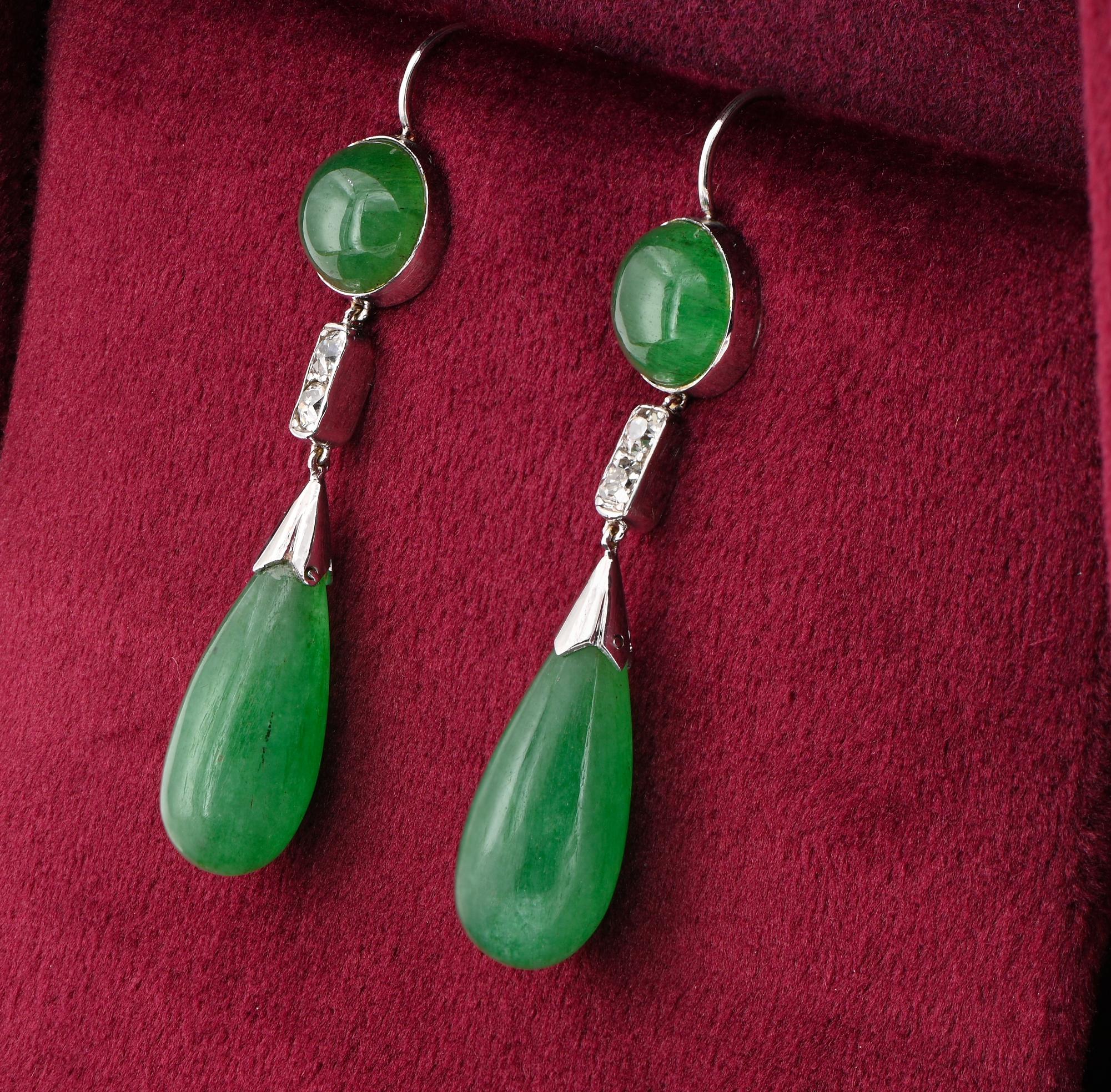 Boucles d'oreilles Art Déco 22.00 Ct Natural Emerald Old Mine Diamond 18 Kt Pour femmes en vente