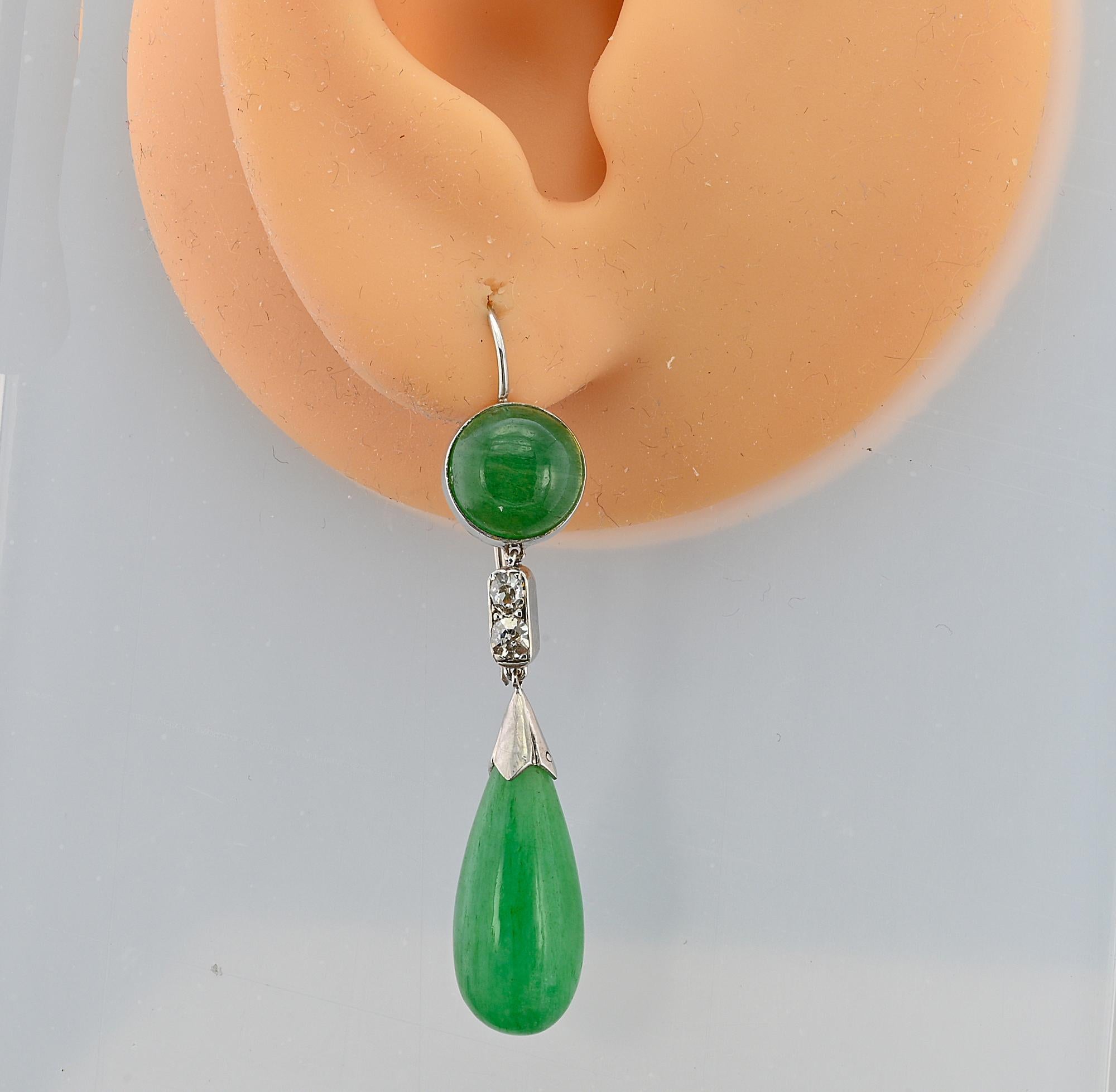 Art Deco 22.00 Ct Natural Emerald Old Mine Diamond 18 Kt Earrings For Sale 4