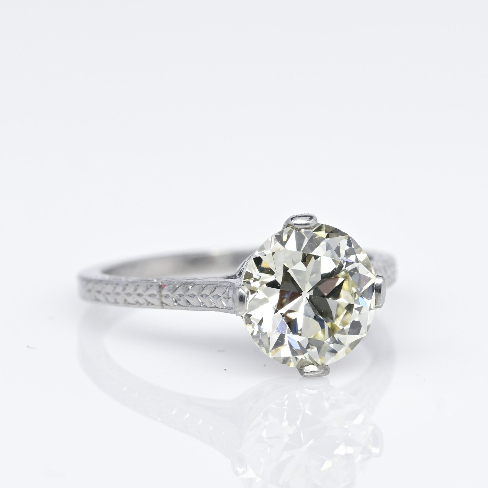Art Deco 2.22ct Old European Cut Diamond Chevron Engraved Platinum Solitaire Rin In Good Condition In Addison, TX