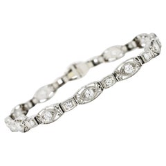 Art Deco 2.25 Carats Diamond Platinum Cushion Link Bracelet