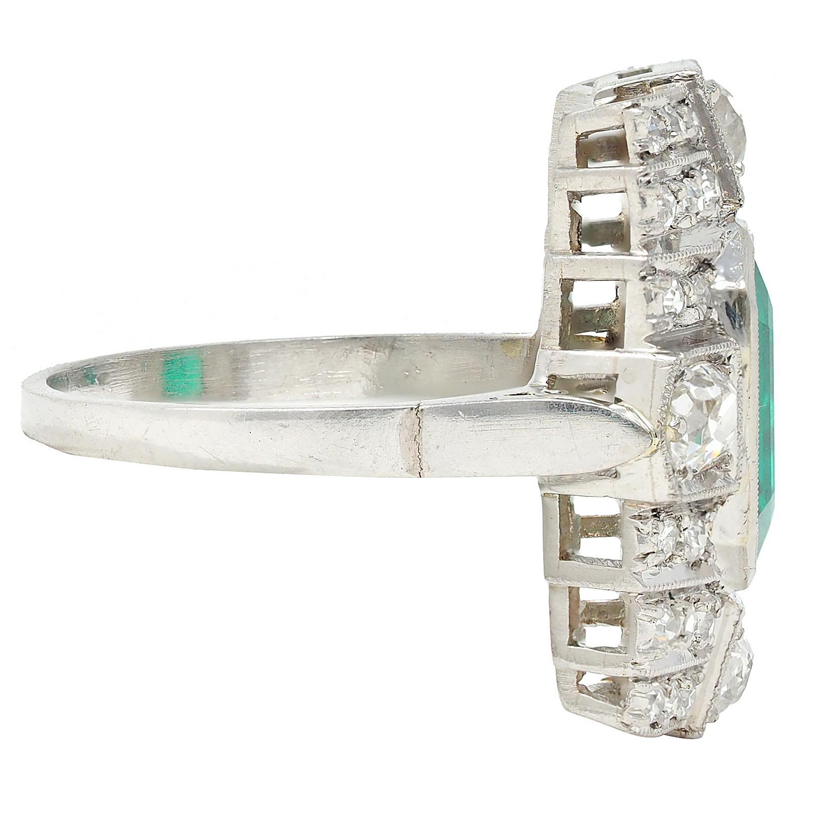 Art Deco 2.25 CTW Colombian Emerald Diamond Platinum Vintage Dinner Ring AGL Corte esmeralda en venta
