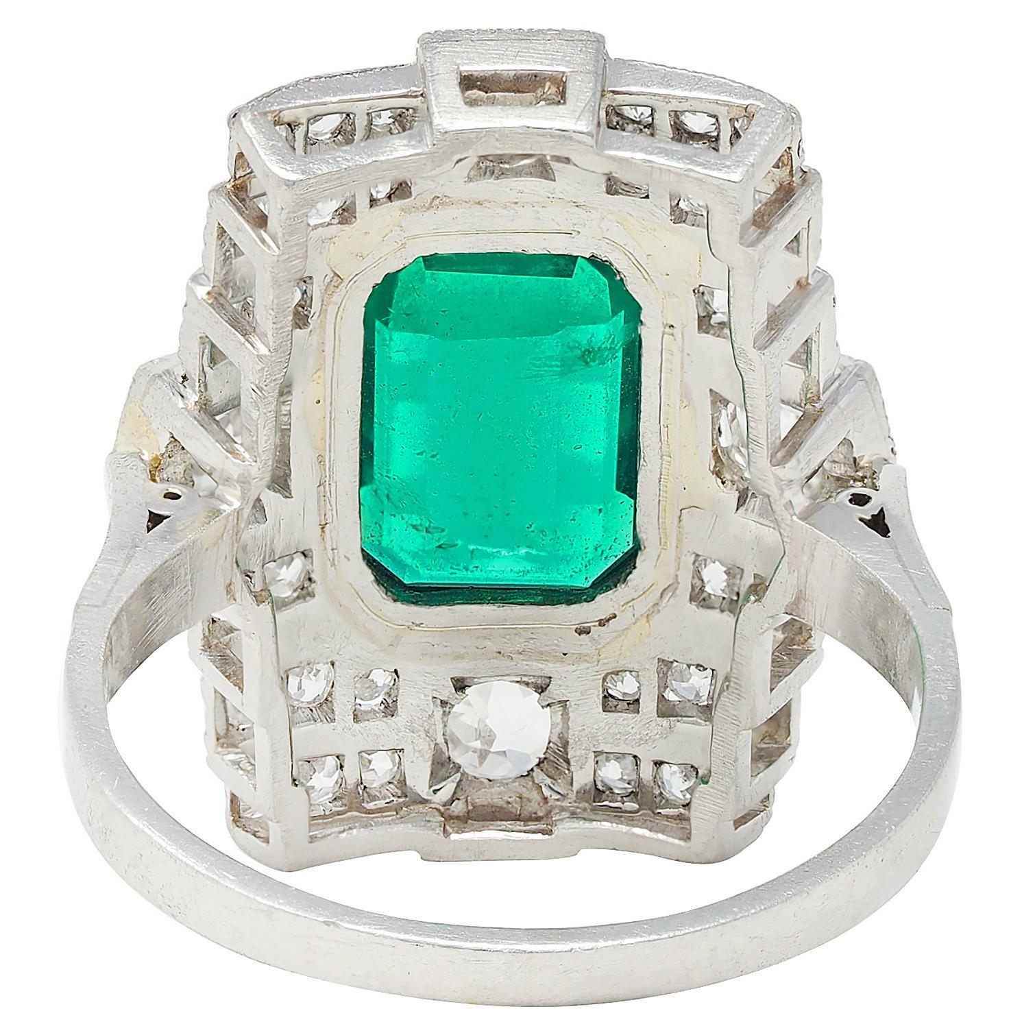 Art Deco 2.25 CTW Colombian Emerald Diamond Platinum Vintage Dinner Ring AGL en Excelente estado para la venta en Philadelphia, PA