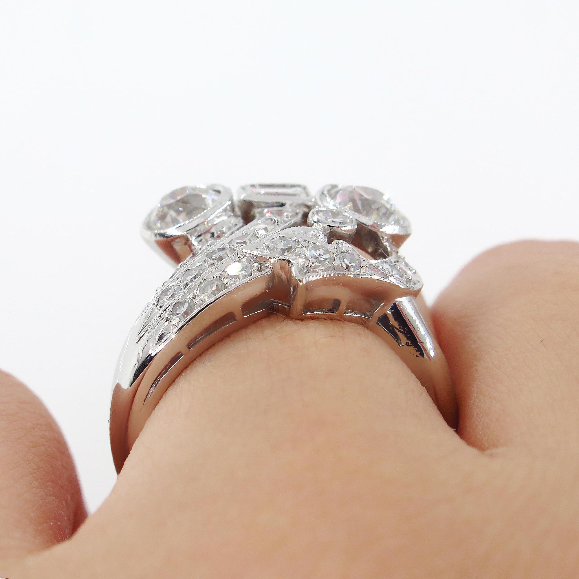 Art Deco 2.25 Carat Old European Round Cut Diamond Cocktail Platinum Ring For Sale 10