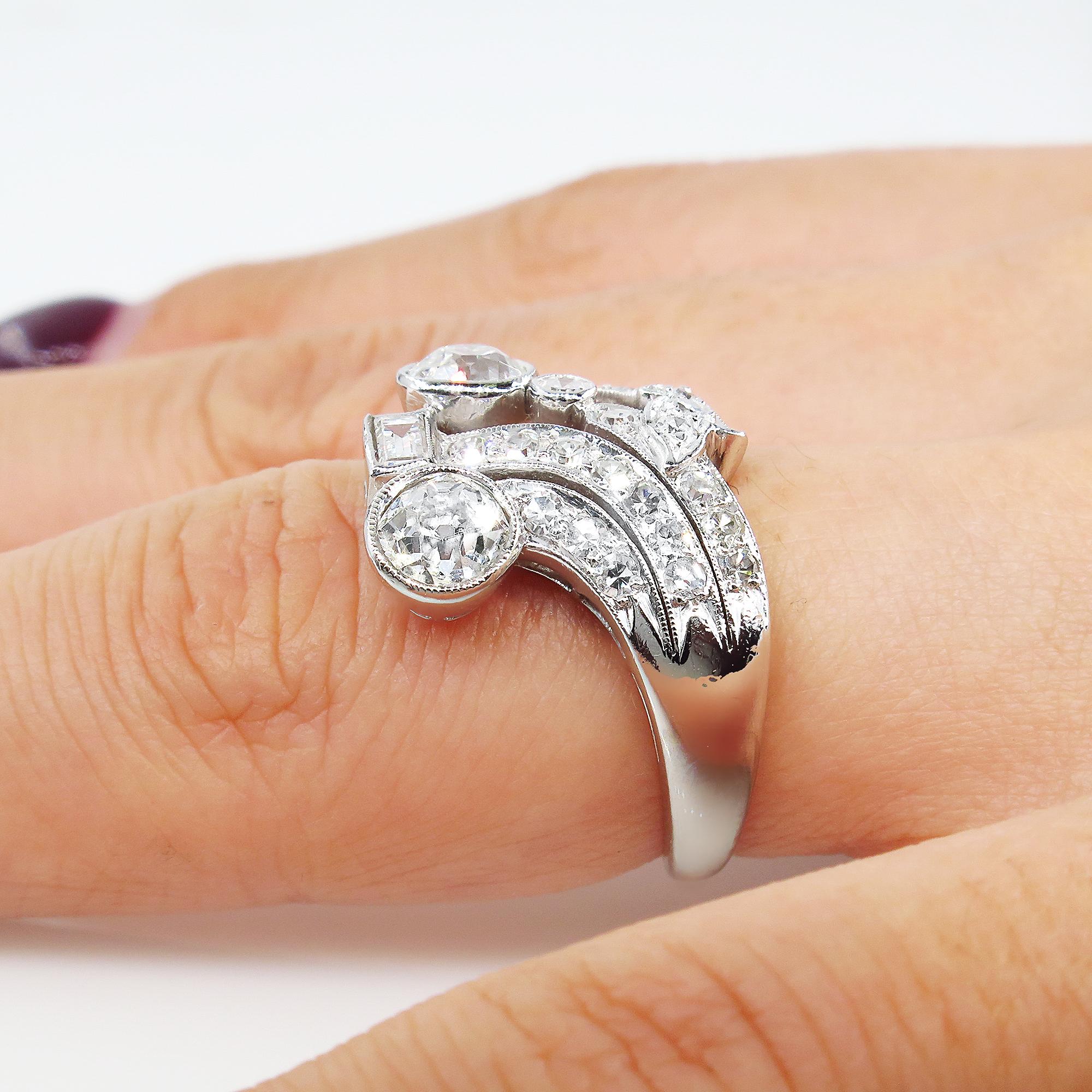 Women's Art Deco 2.25 Carat Old European Round Cut Diamond Cocktail Platinum Ring For Sale