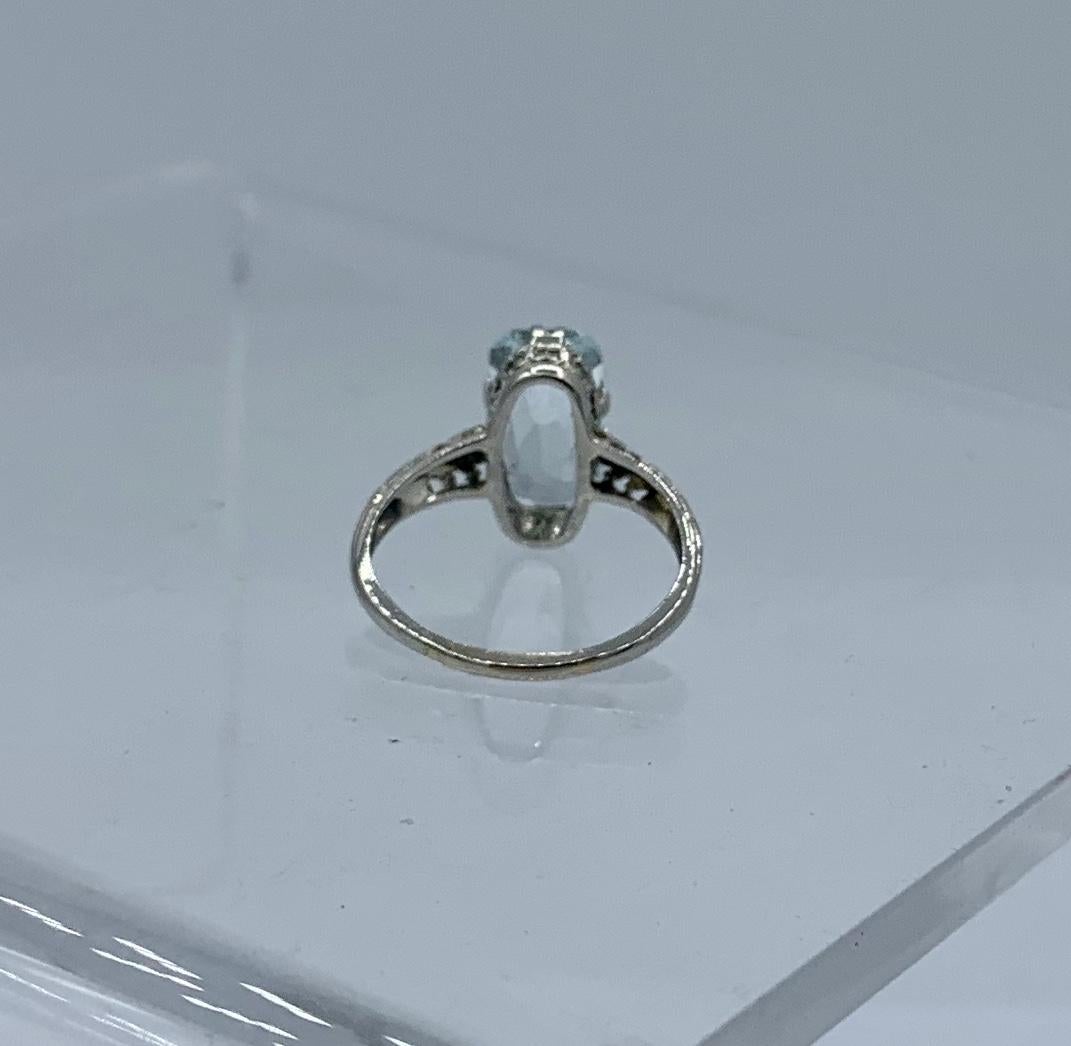 Art Deco 2.3 Carat Aquamarine Ring 18 Karat White Gold Emerald Cut For Sale 5