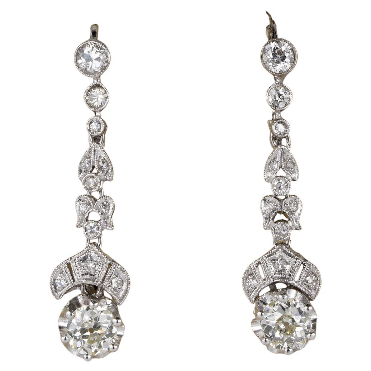 Art Deco 2.30 Ct Diamond Swing Drop Earrings 18Kt/Platinum For Sale
