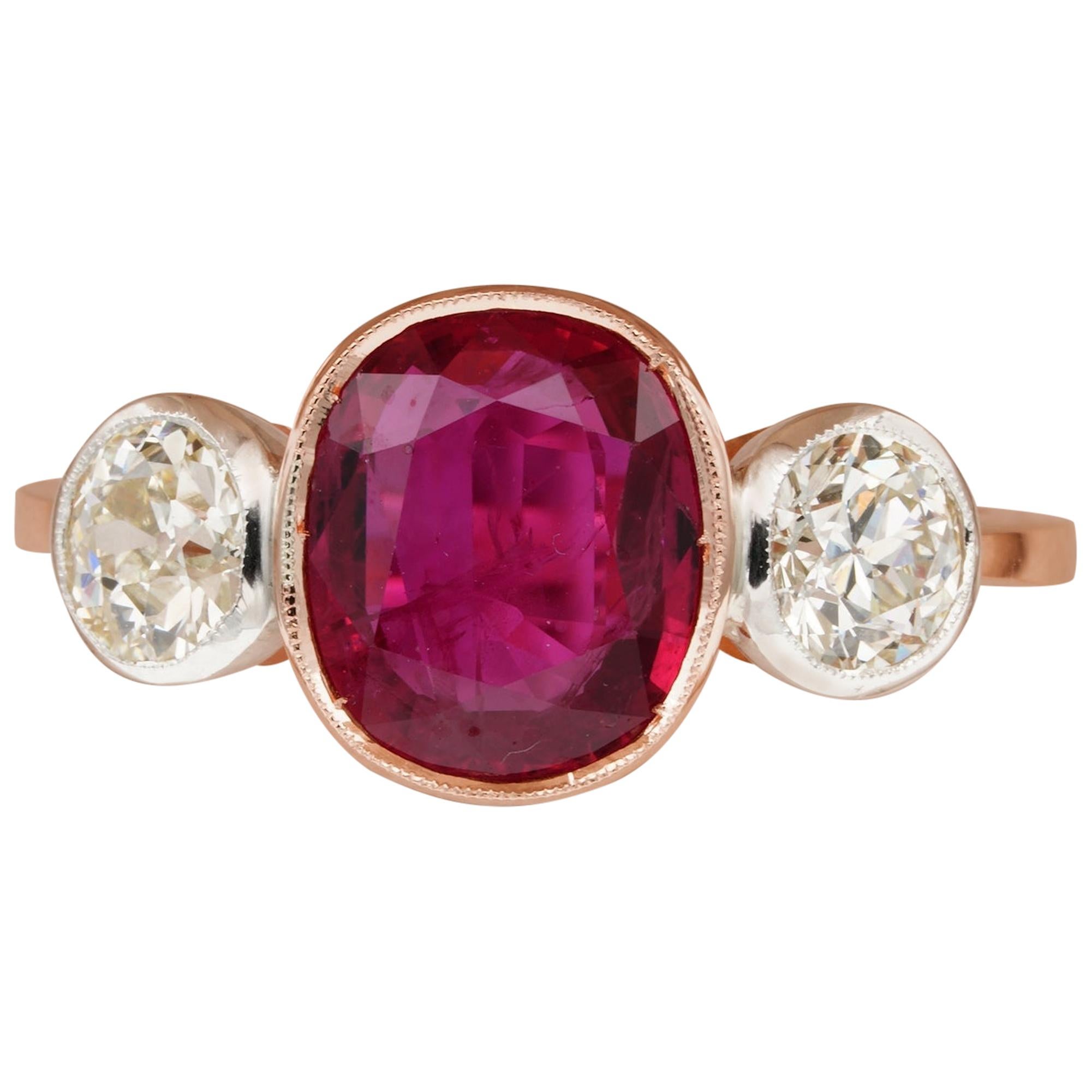 Art Deco 2.30 Ct Natural No Heat Siam Ruby 1.0 Ct Old Mine Diamond Trilogy Ring  For Sale