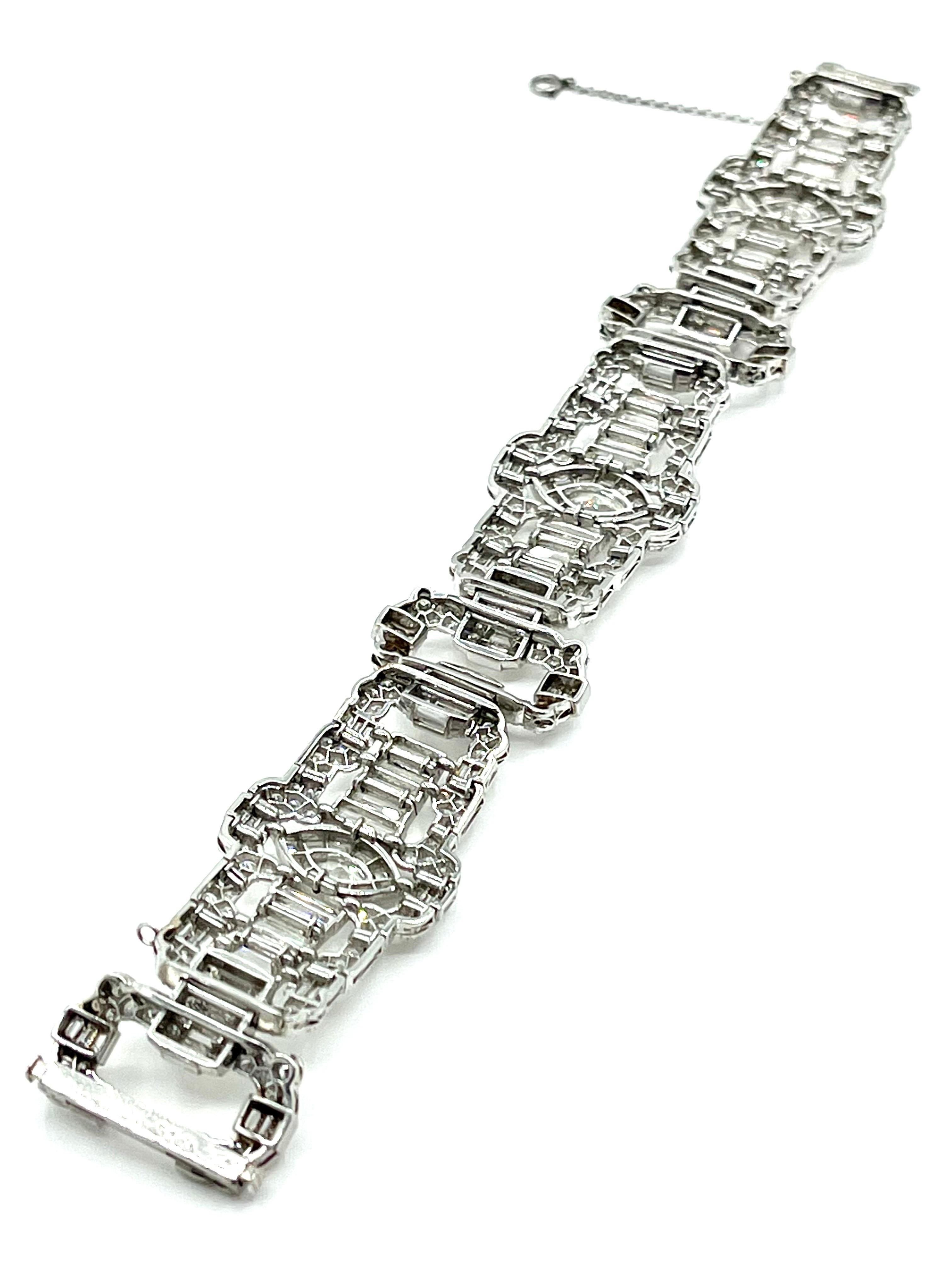 Art Deco 23.00 Carat Various Shaped Diamond and Platinum Bracelet In Excellent Condition For Sale In Chevy Chase, MD