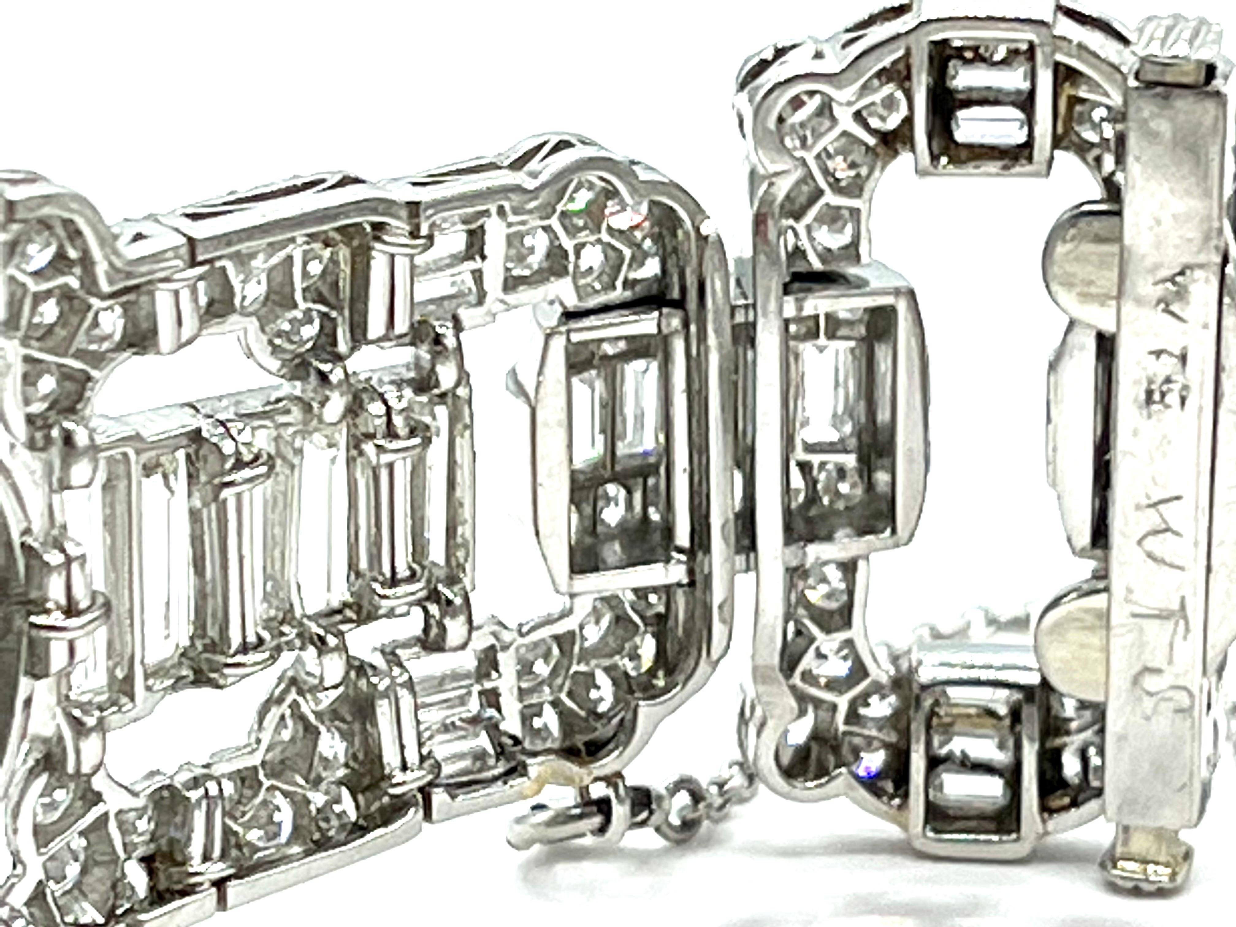 Art Deco 23.00 Carat Various Shaped Diamond and Platinum Bracelet For Sale 2