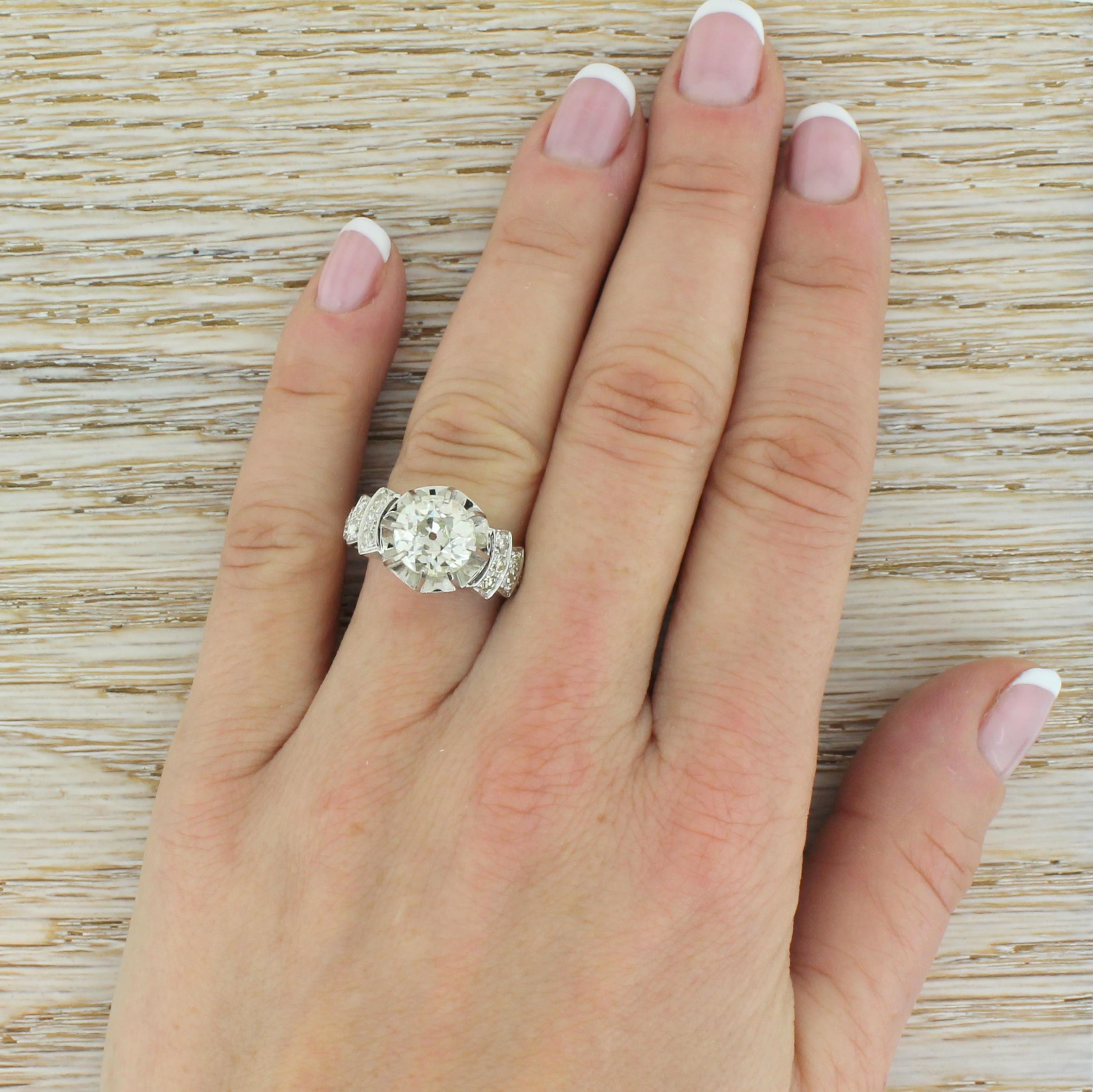 Art Deco 2.31 Carat Old Cut Diamond Platinum Engagement Ring For Sale 1
