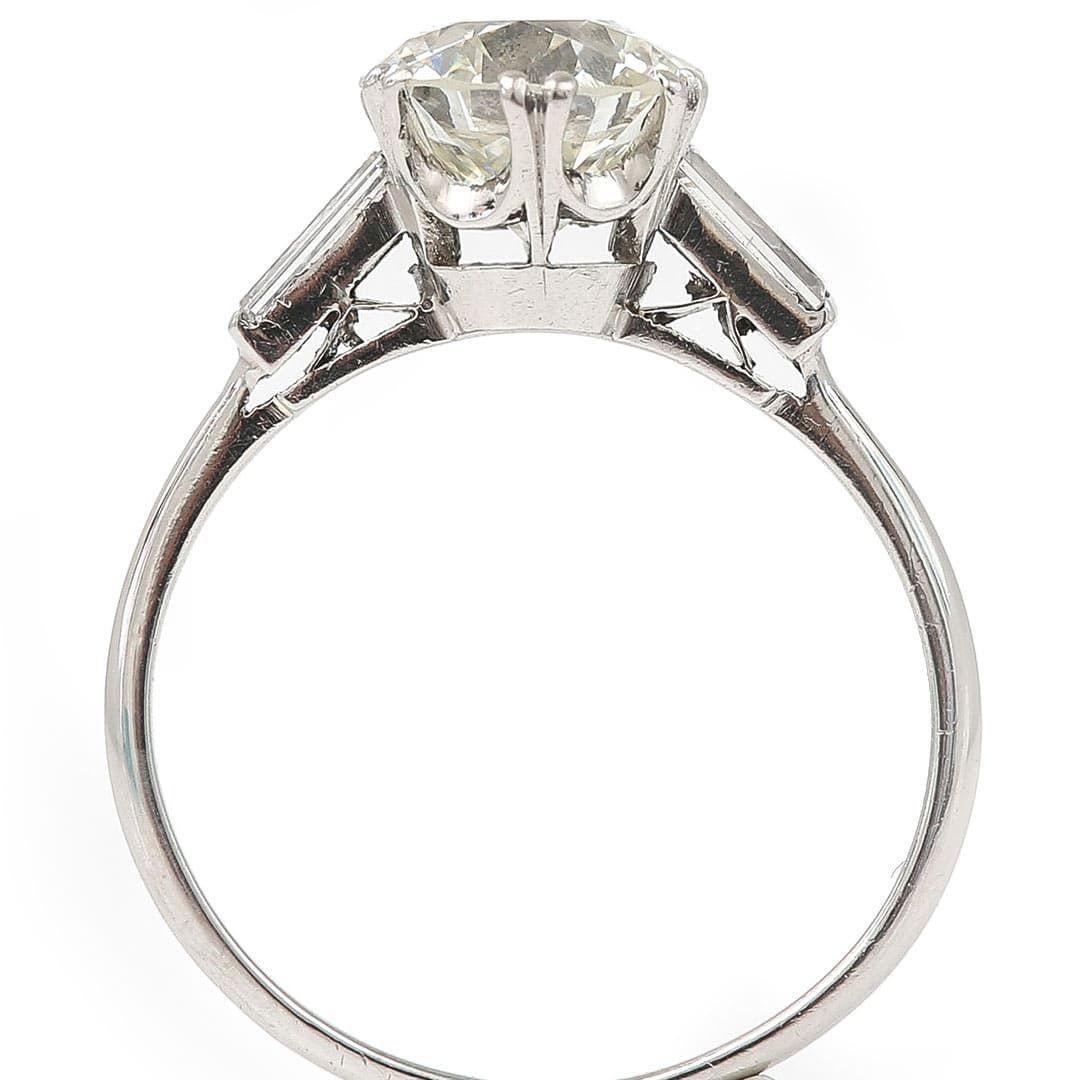 Art Deco 2.35ct Old European and Baguette Cut Diamond Engagement Ring Circa 1946 For Sale 7