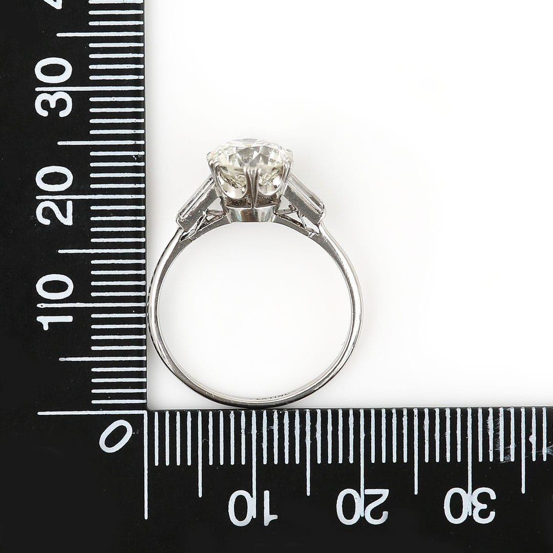 Art Deco 2.35ct Old European and Baguette Cut Diamond Engagement Ring Circa 1946 For Sale 11