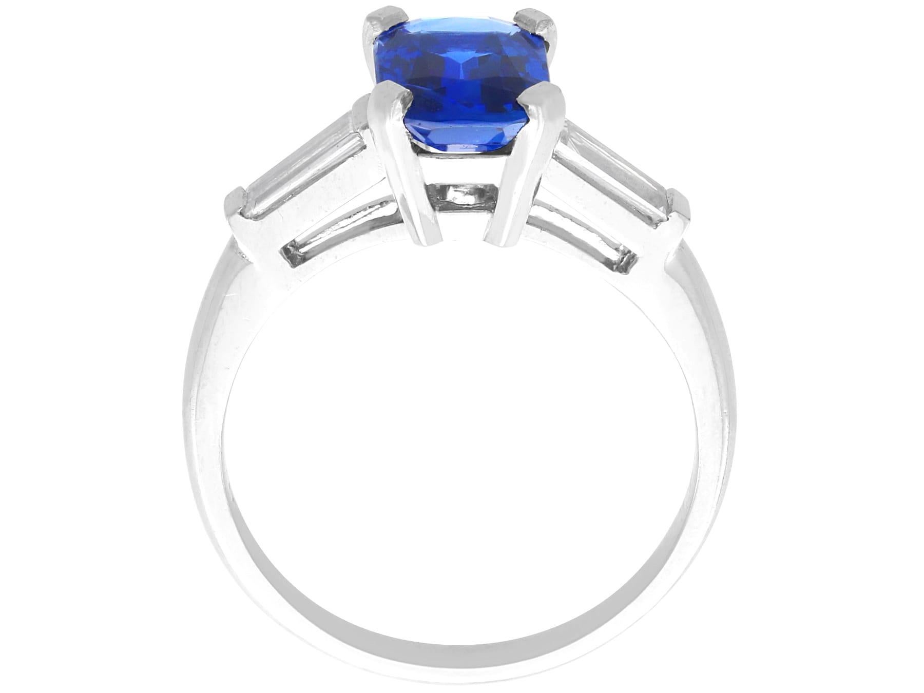 Femenino o masculino Art Deco 2.38 Carat Burmese Sapphire 0.30 Carat Diamond Platinum Ring Circa 1930 en venta