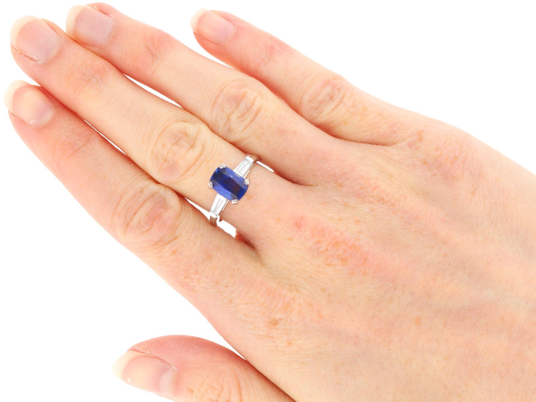 Art Deco 2.38 Carat Burmese Sapphire 0.30 Carat Diamond Platinum Ring Circa 1930 en venta 3