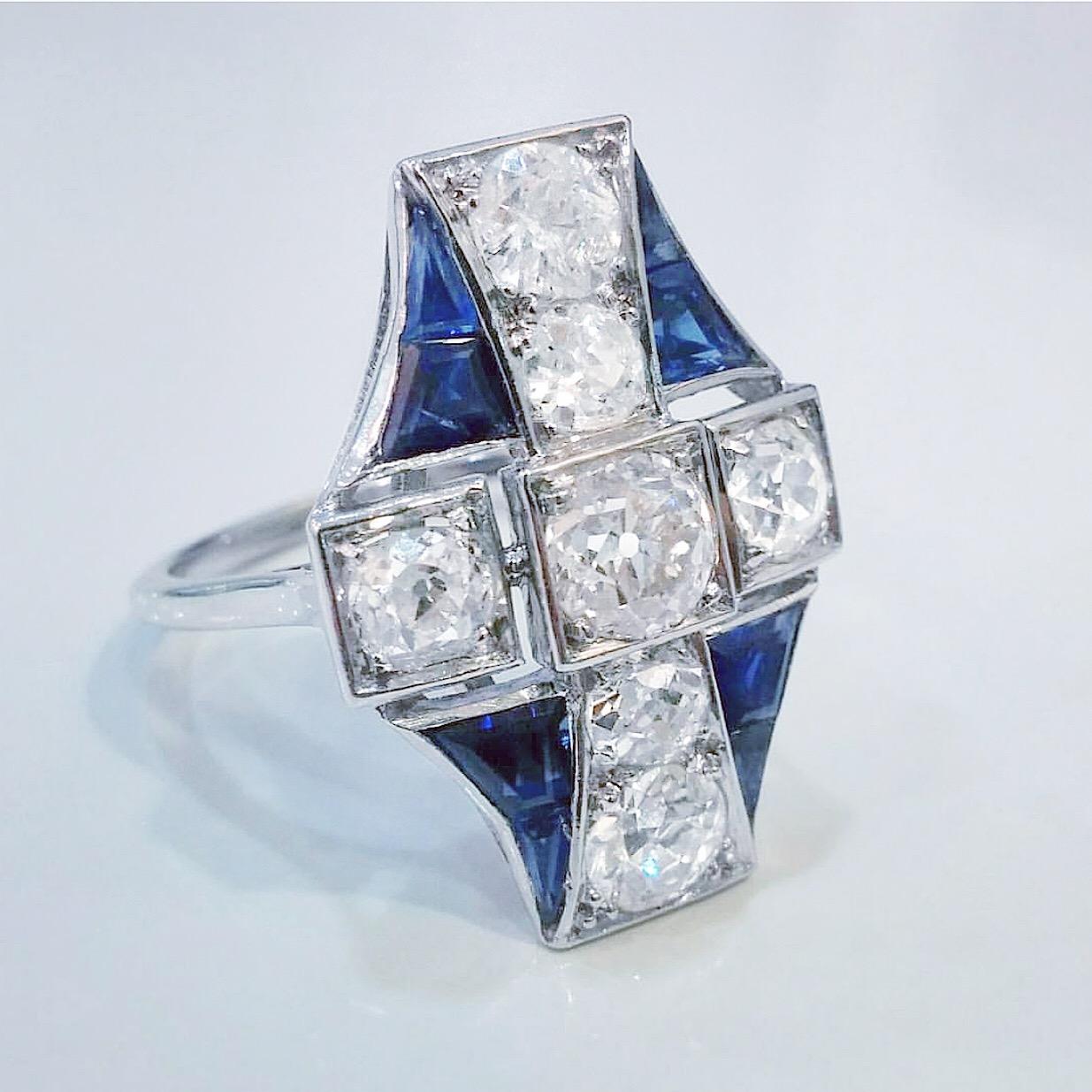 Art Deco 2.40ct Diamond and Sapphire Dinner Ring, circa 1920s For Sale 1