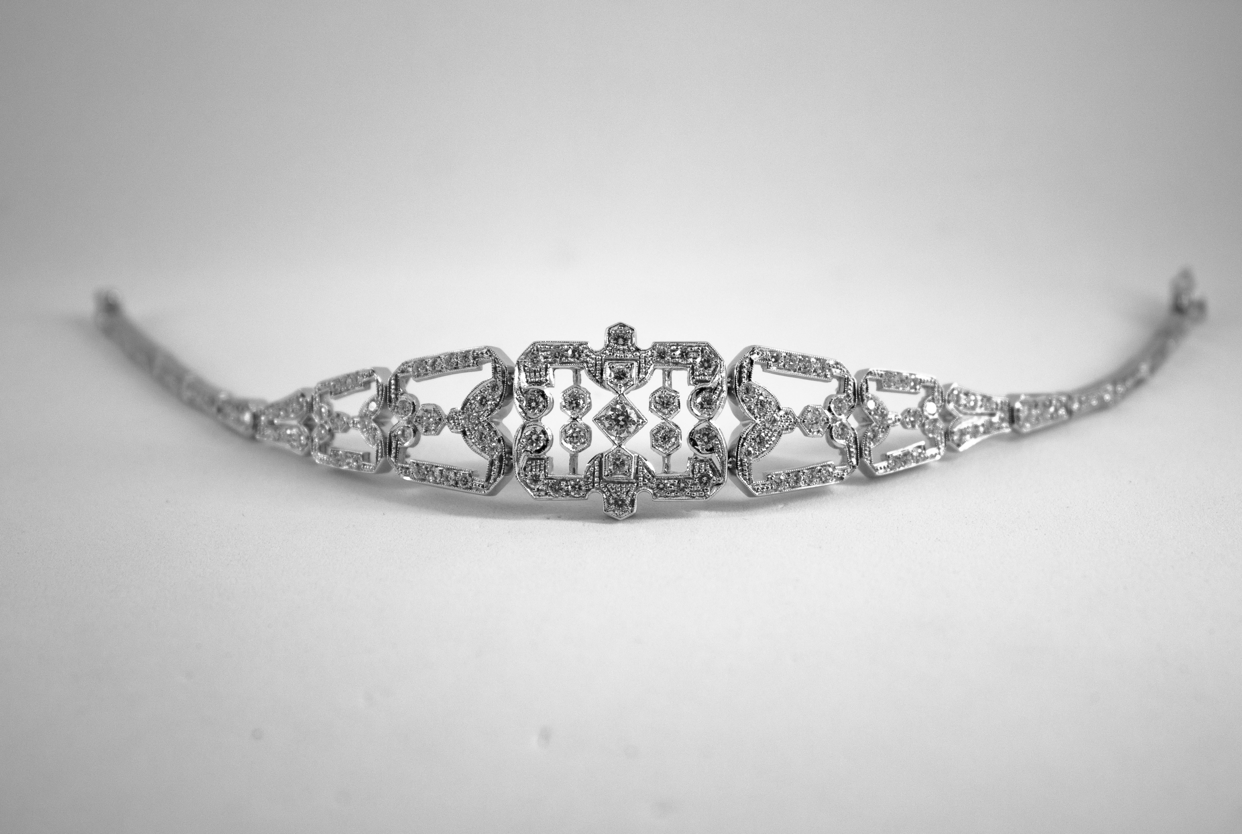 Art Deco Style 2.40 Carat White Modern Round Cut Diamond White Gold Bracelet In New Condition In Naples, IT