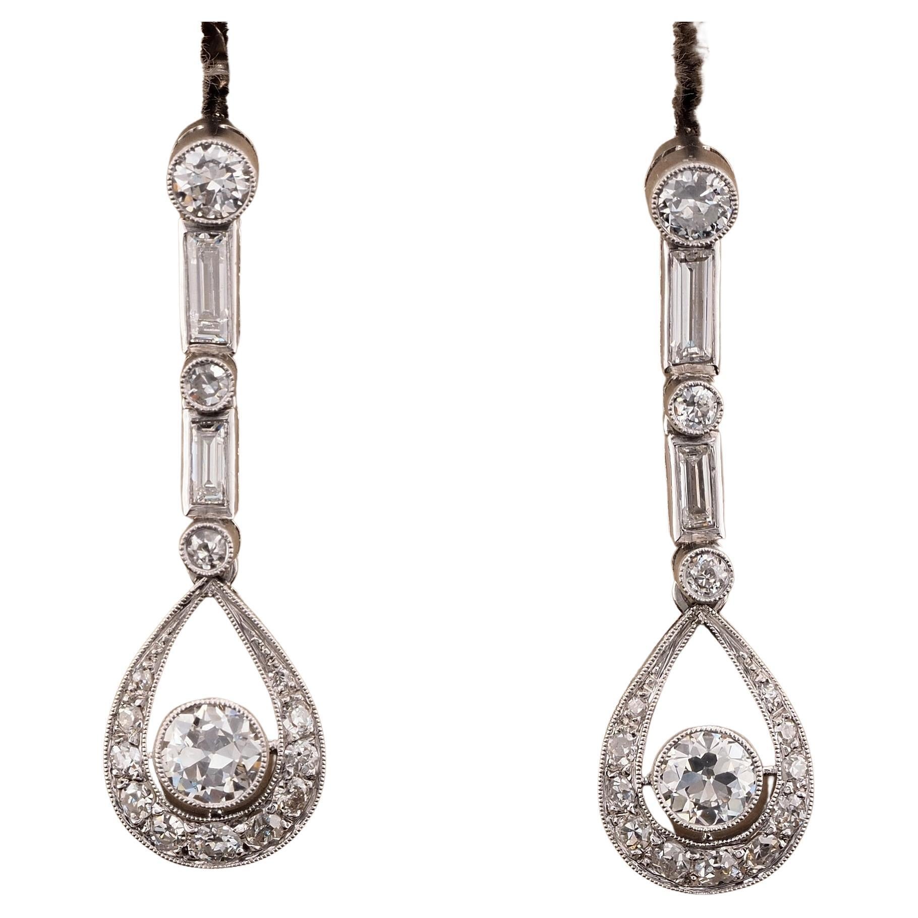 Art Deco 2.40 Ct Diamond Platinum Drop Earrings For Sale