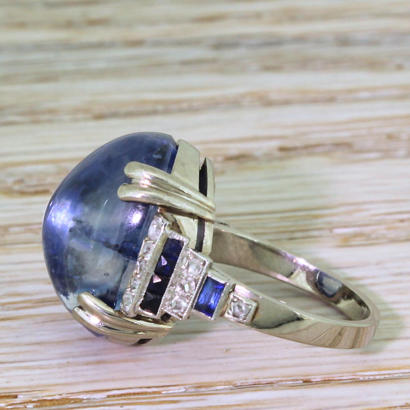 Art Deco 24.02 Carat Natural Ceylon Cabochon Sapphire Ring In Good Condition For Sale In Essex, GB