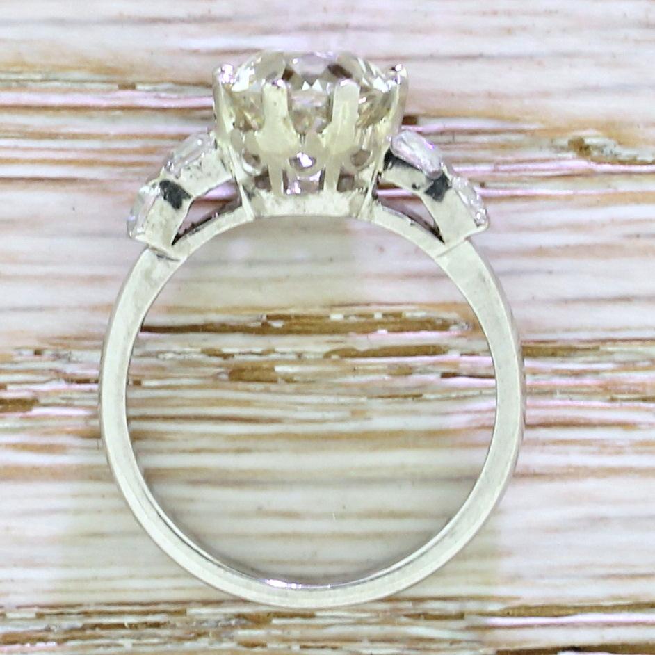 Art Deco 2.46 Carat Old Cut and 0.48 Carat Asscher Cut Diamond Engagement Ring In Excellent Condition In Essex, GB