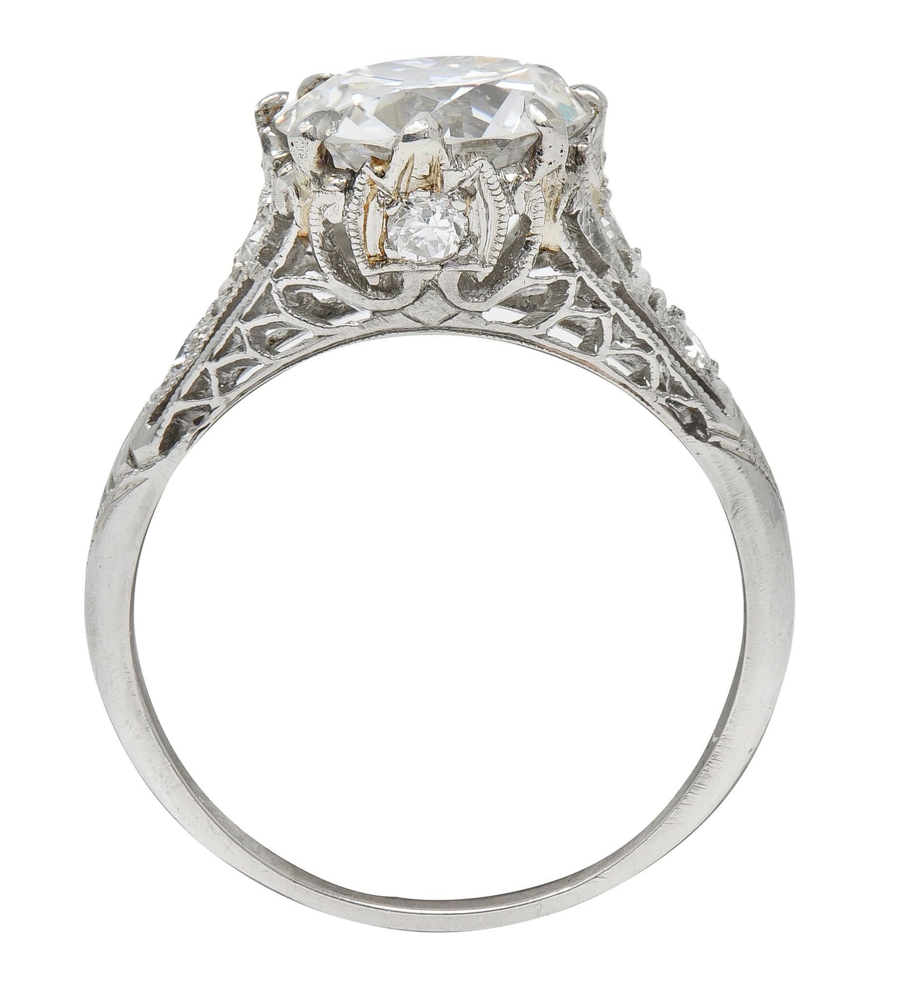 Art Deco 2.46 CTW Alter europäischer Diamant Platin Lotus Vintage Verlobungsring (Art déco) im Angebot