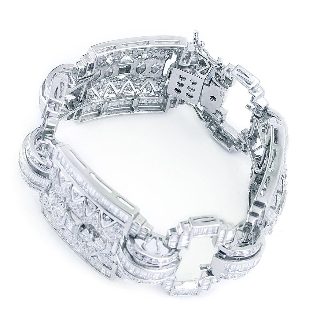 Mixed Cut Art Deco 24.85 Carat Wide Diamond Bracelet in 18K White Gold  For Sale