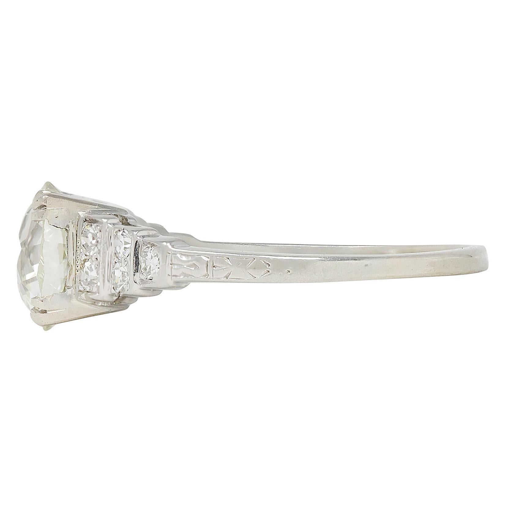 Art Deco 2.49 CTW Old Mine Cut Diamant Platin Vintage Stufen Verlobungsring im Zustand „Hervorragend“ im Angebot in Philadelphia, PA