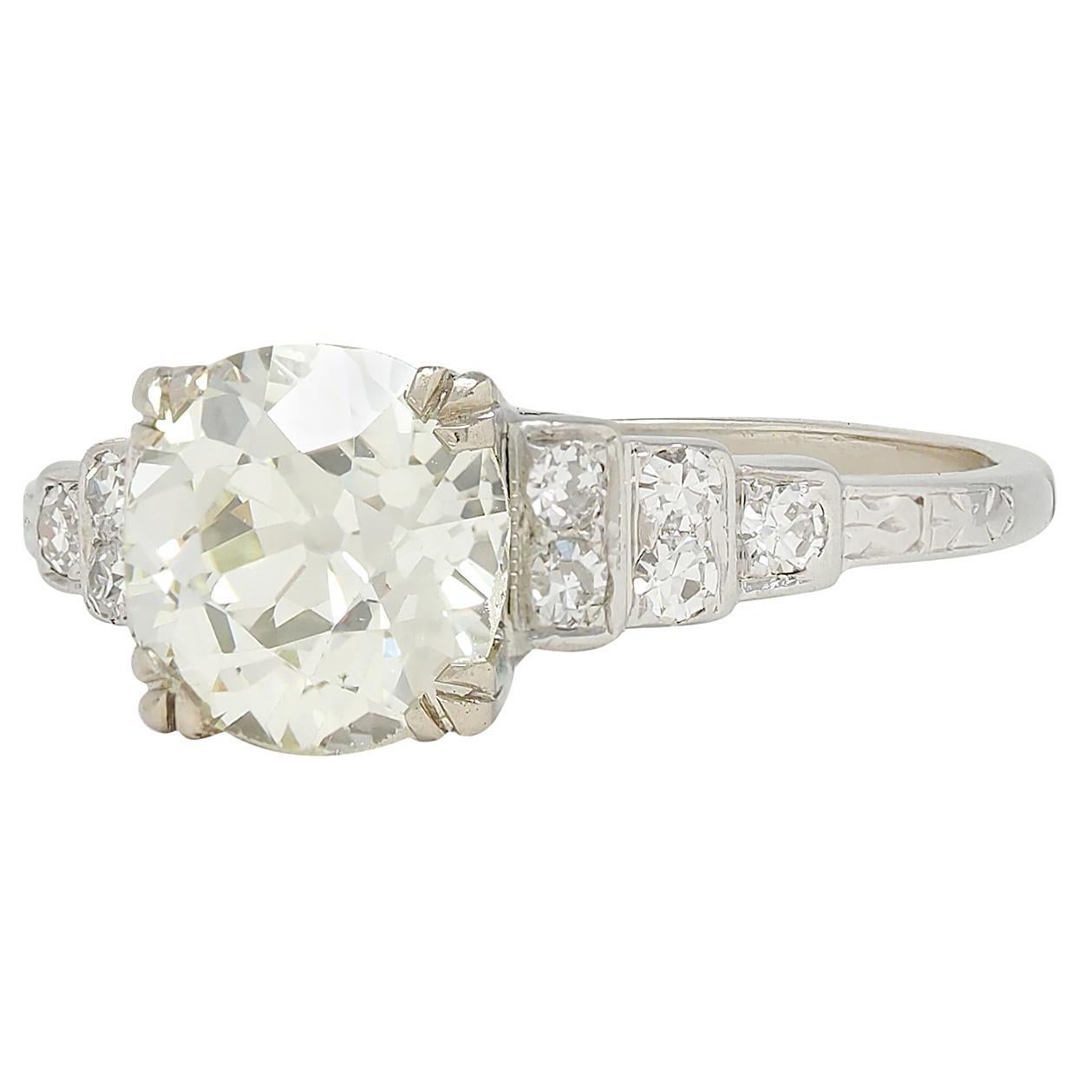 Art Deco 2.49 CTW Old Mine Cut Diamant Platin Vintage Stufen Verlobungsring Damen im Angebot