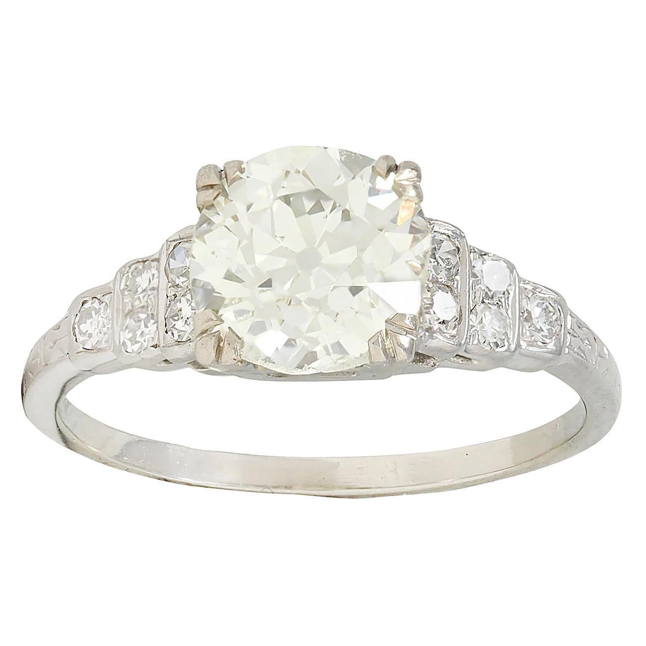 Art Deco 2.49 CTW Old Mine Cut Diamant Platin Vintage Stufen Verlobungsring im Angebot 1