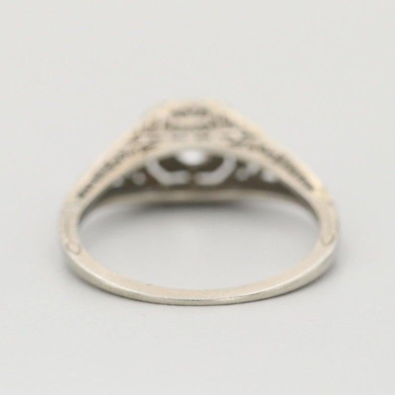 Women's Art Deco .25 1/4 Carat Diamond 18 Karat Gold Filigree Vintage Engagement Ring