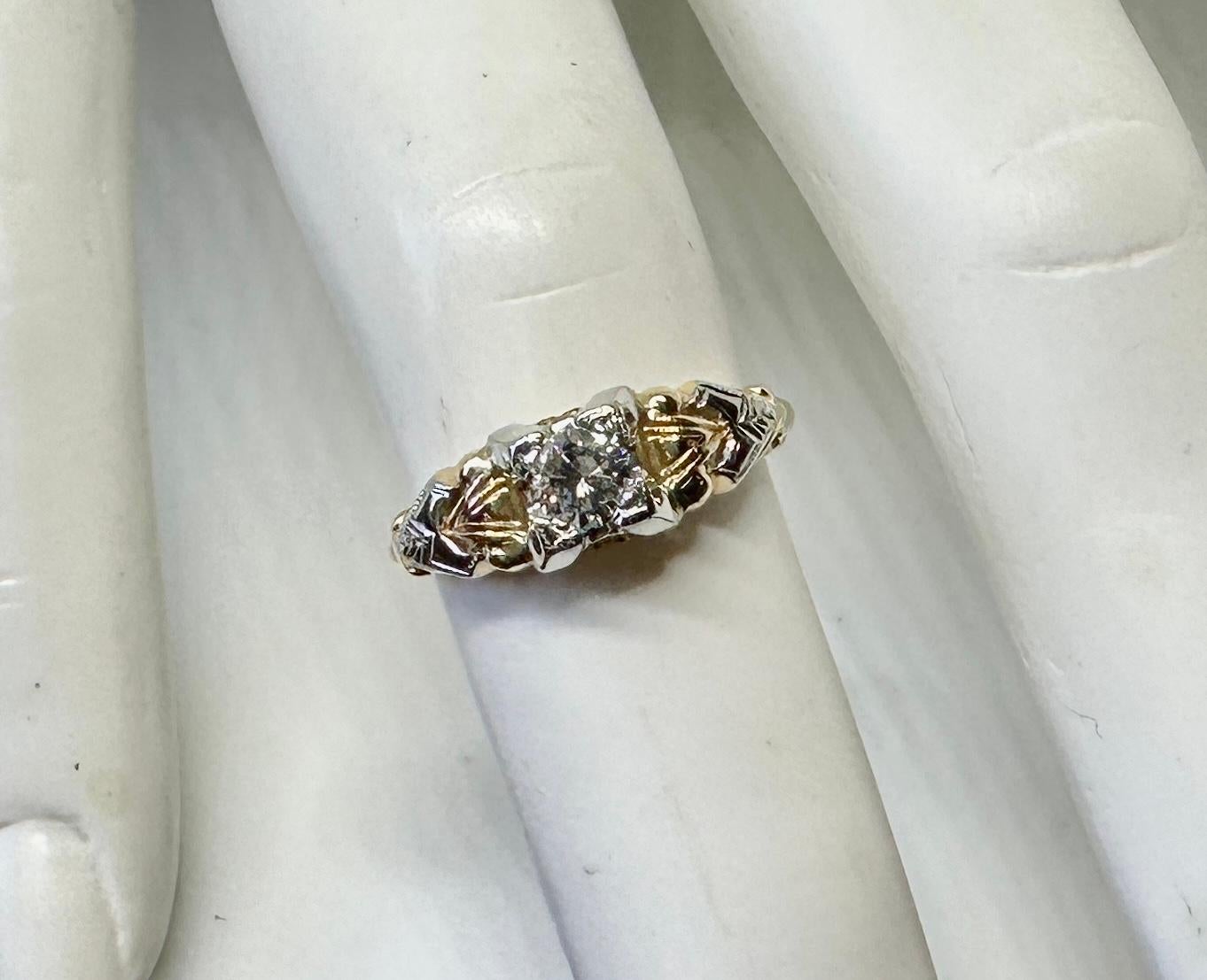 Women's Art Deco .25 Carat Diamond Wedding Engagement Ring 18K and 14K White Yellow Gold For Sale