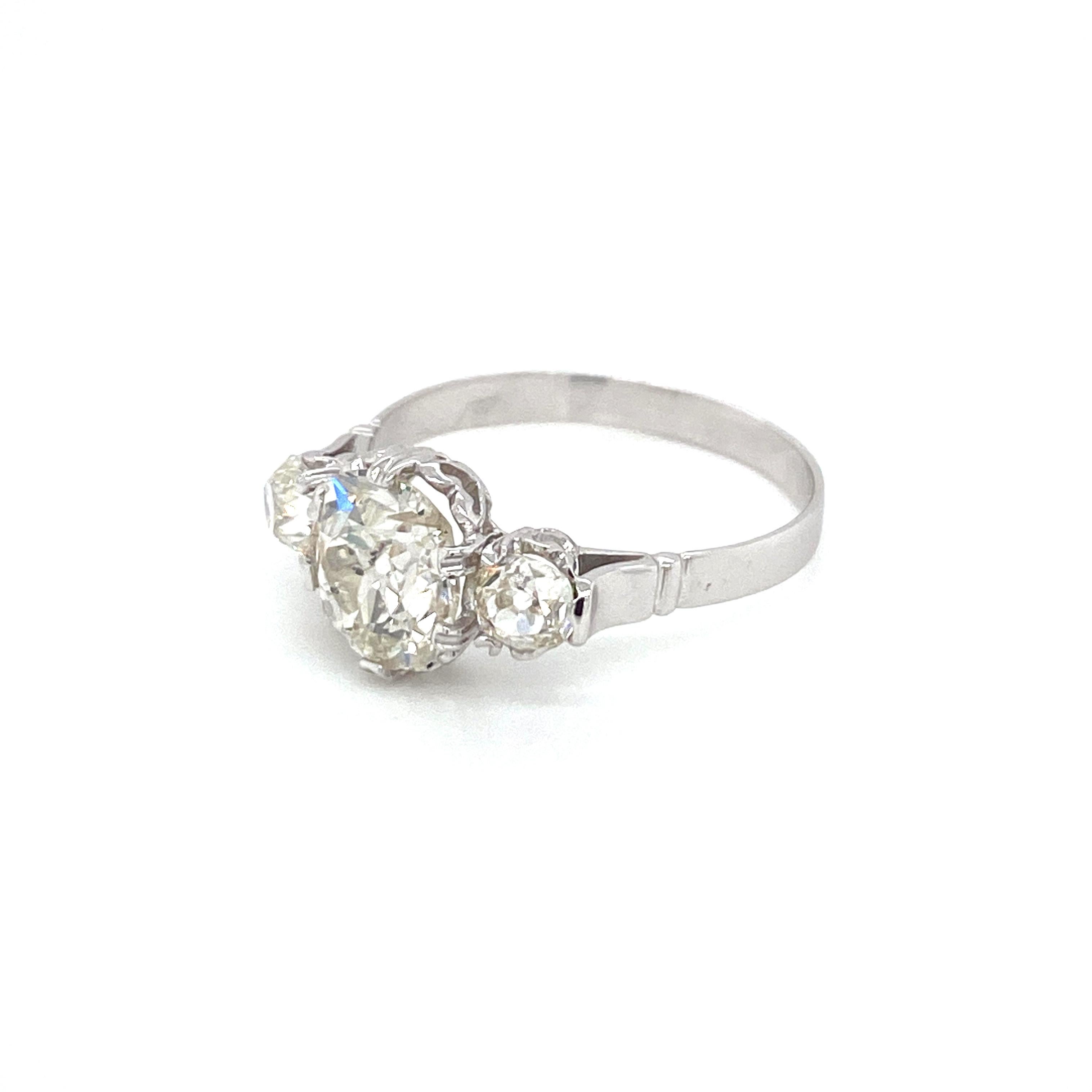 Women's Art Deco 2.50 Carat Diamond Three-Stone Gold Ring