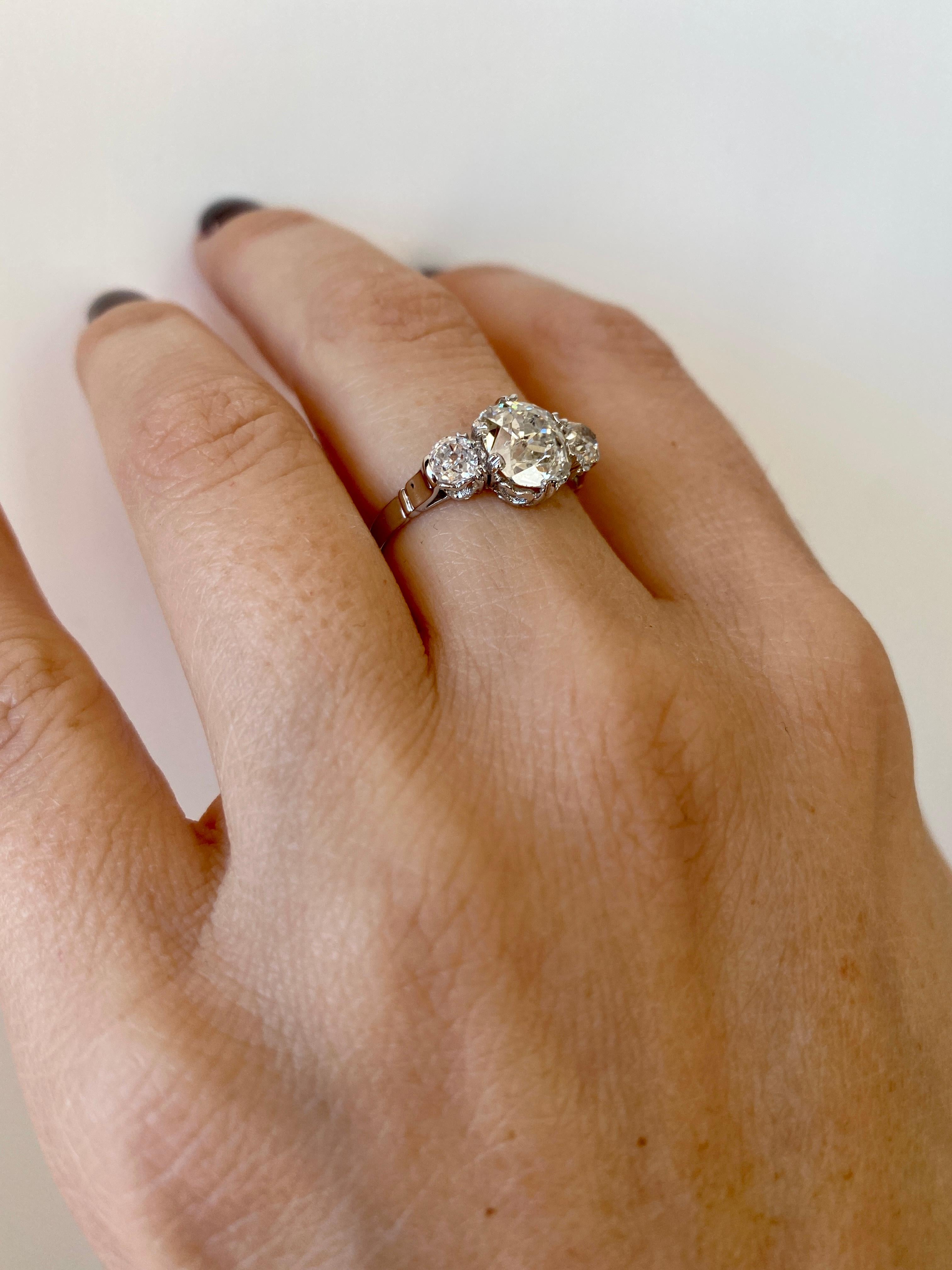 Art Deco 2.50 Carat Diamond Three-Stone Gold Ring 4