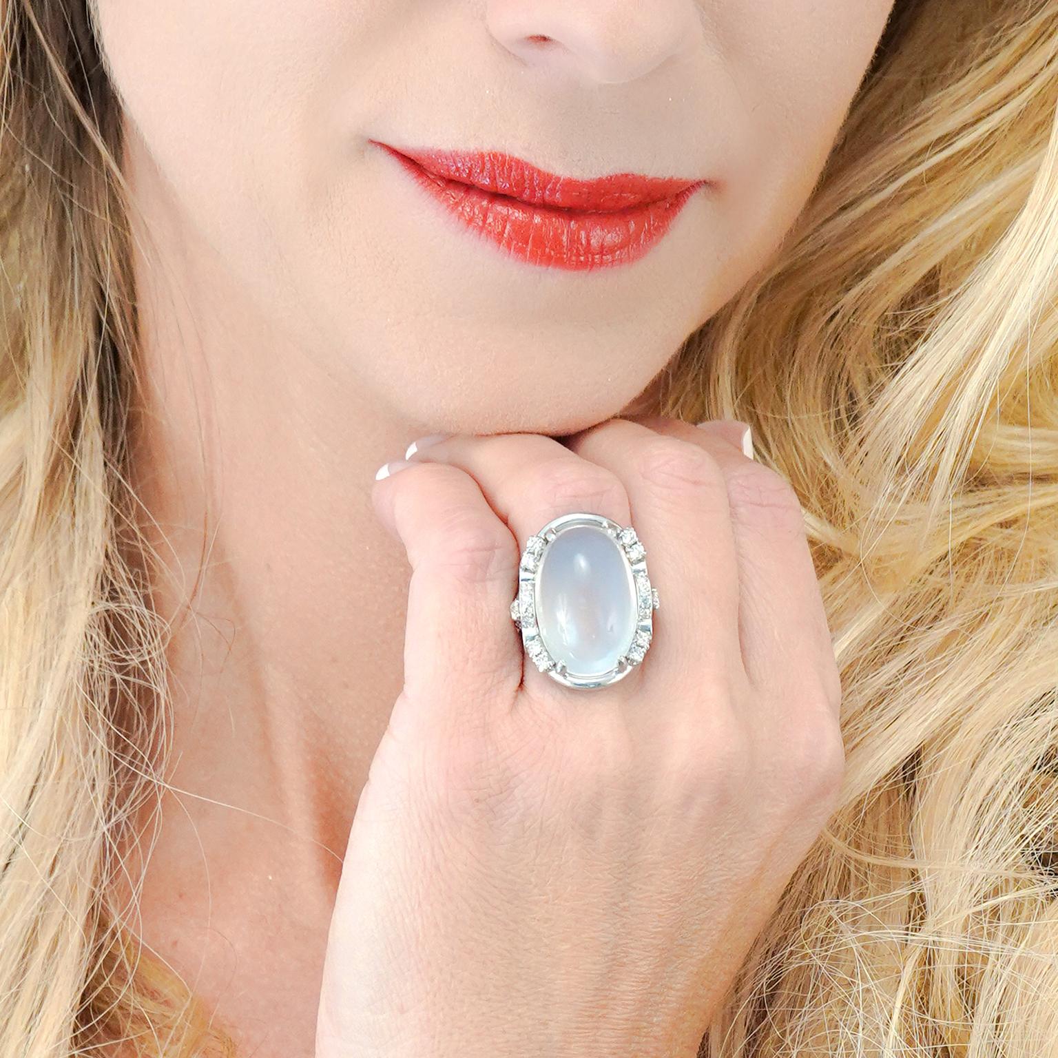 Anillo Art Déco de Piedra Lunar y Diamantes de 25,0 Quilates en Excelente estado para la venta en Litchfield, CT