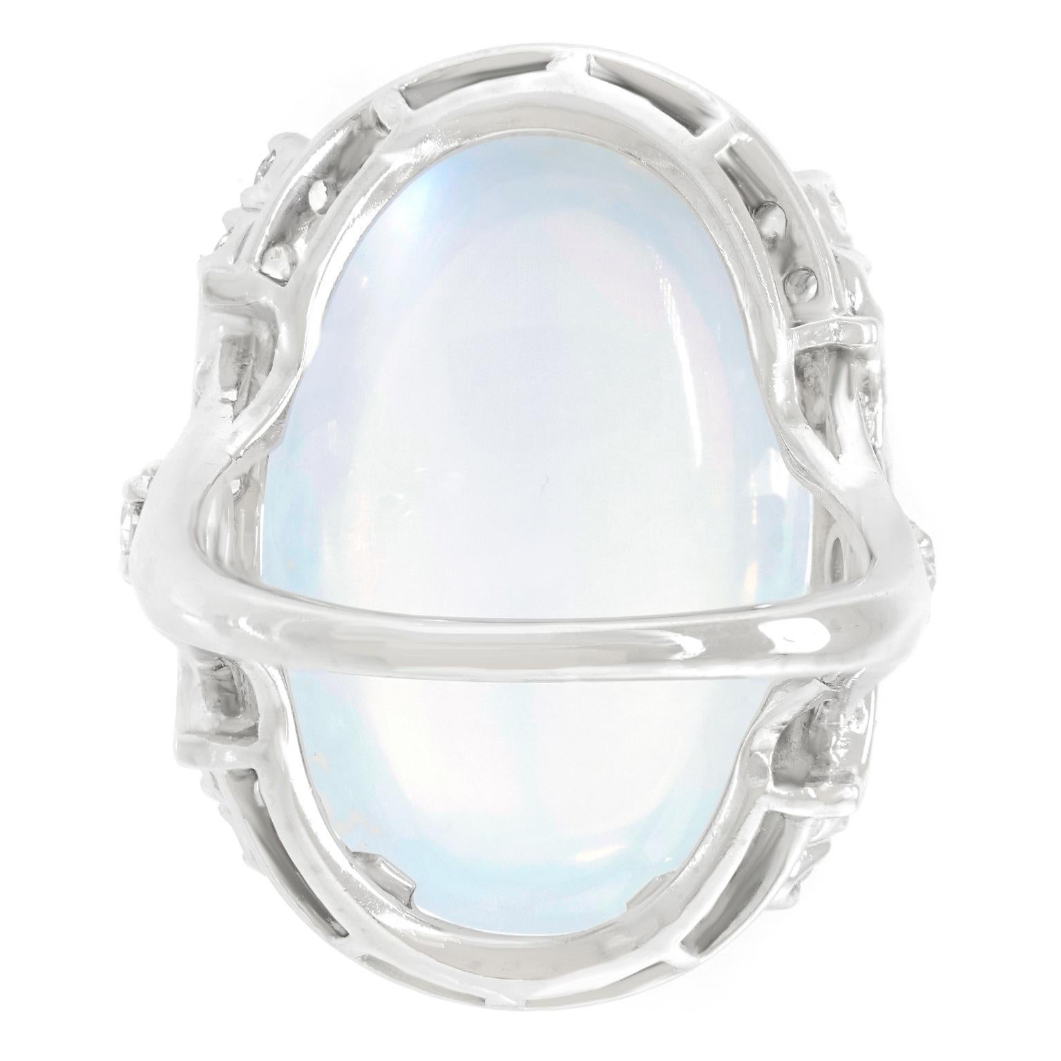 Femenino o masculino Anillo Art Déco de Piedra Lunar y Diamantes de 25,0 Quilates en venta