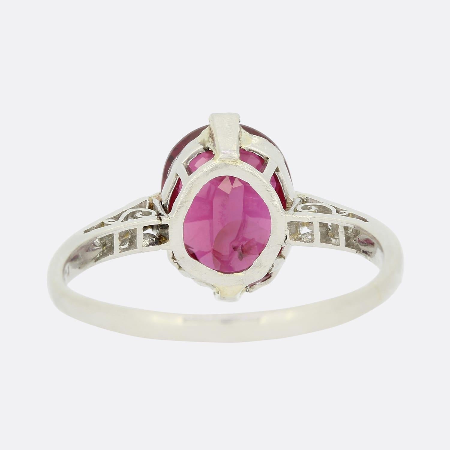 Art Deco 2.50 Carat Thai Ruby and Diamond Solitaire Ring In Good Condition For Sale In London, GB