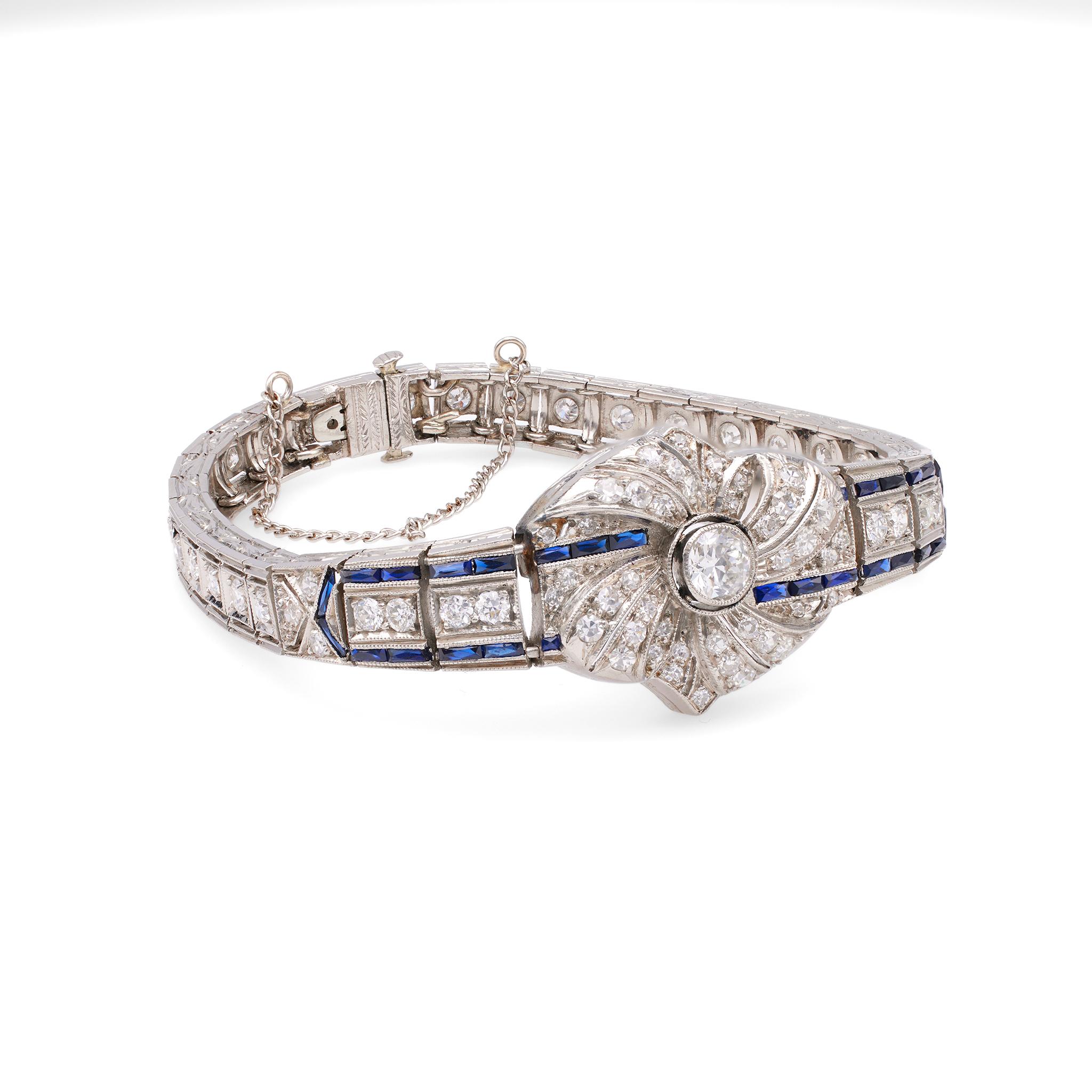Art Deco 2.50 Carat Total Weight Diamond and Sapphire Platinum Link Bracelet In Good Condition In Beverly Hills, CA