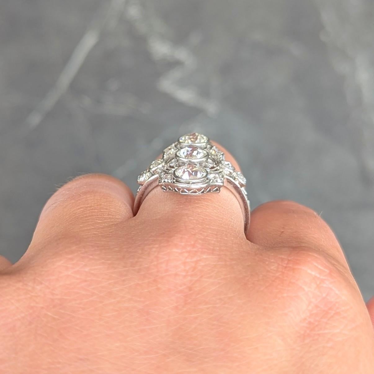 Art Decó 2.50 CTW Diamante Europeo Platino Navette Floral Vintage  Cena Anillo en venta 5