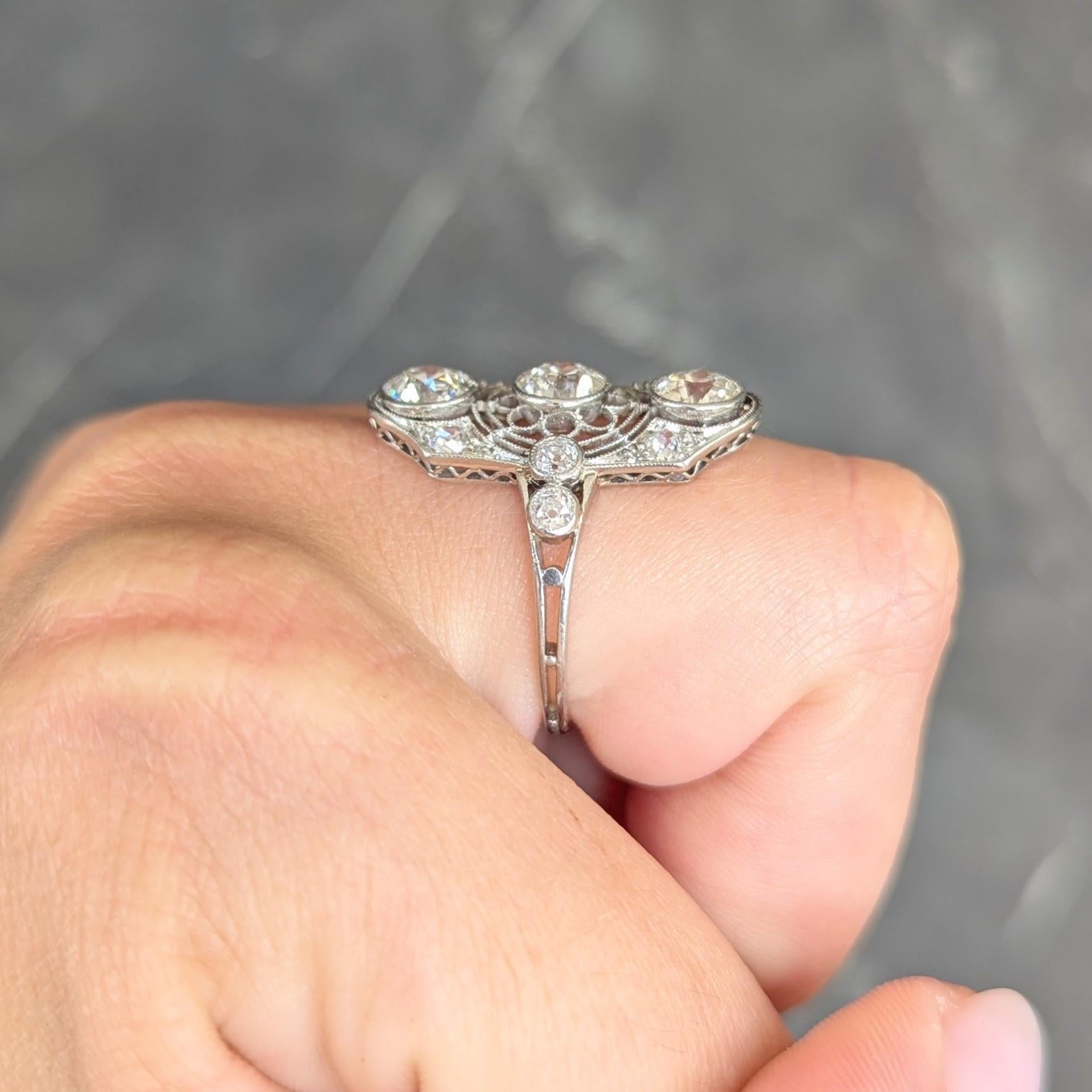 Art Decó 2.50 CTW Diamante Europeo Platino Navette Floral Vintage  Cena Anillo en venta 6