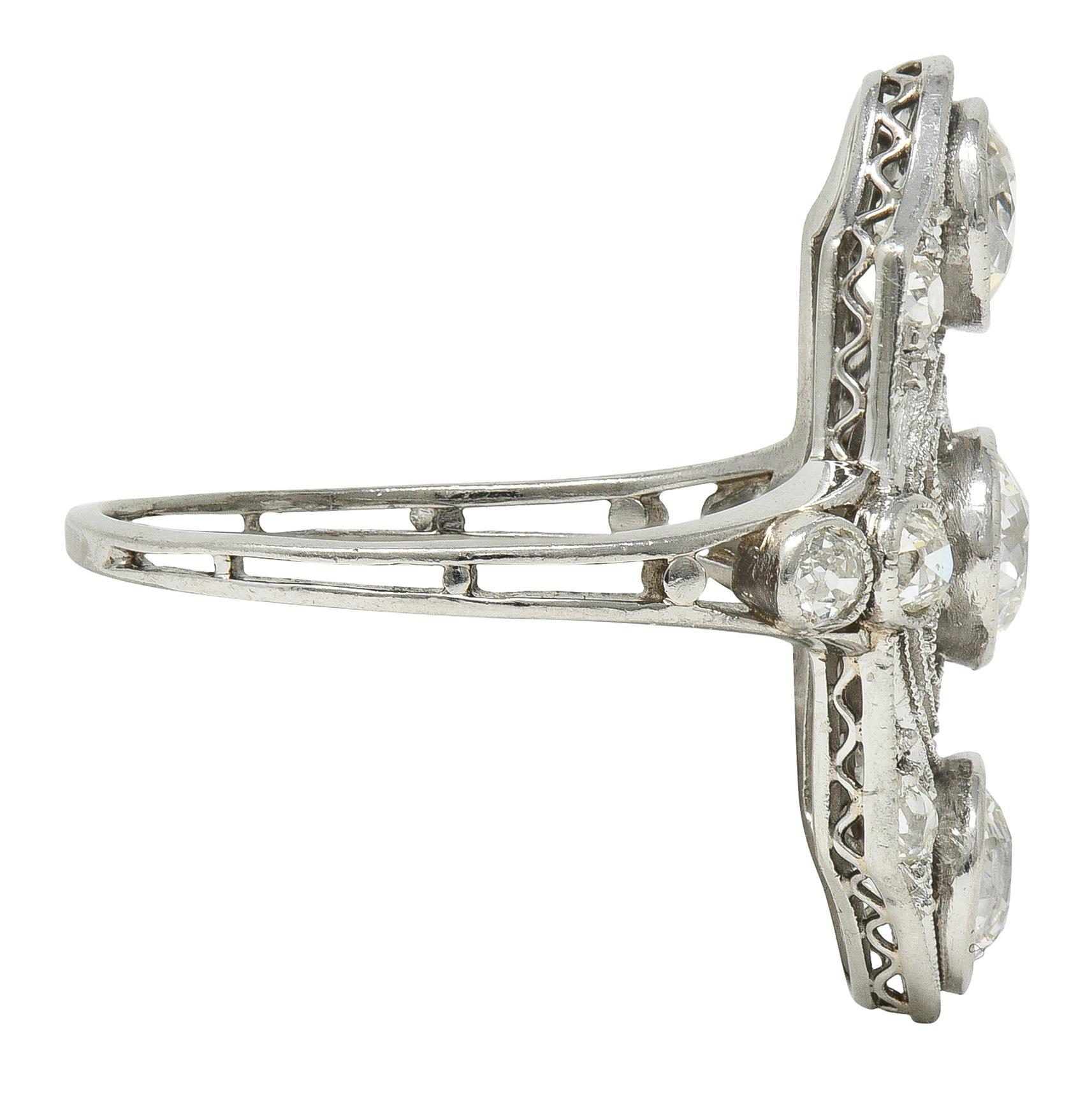 Art Decó 2.50 CTW Diamante Europeo Platino Navette Floral Vintage  Cena Anillo en Excelente estado para la venta en Philadelphia, PA