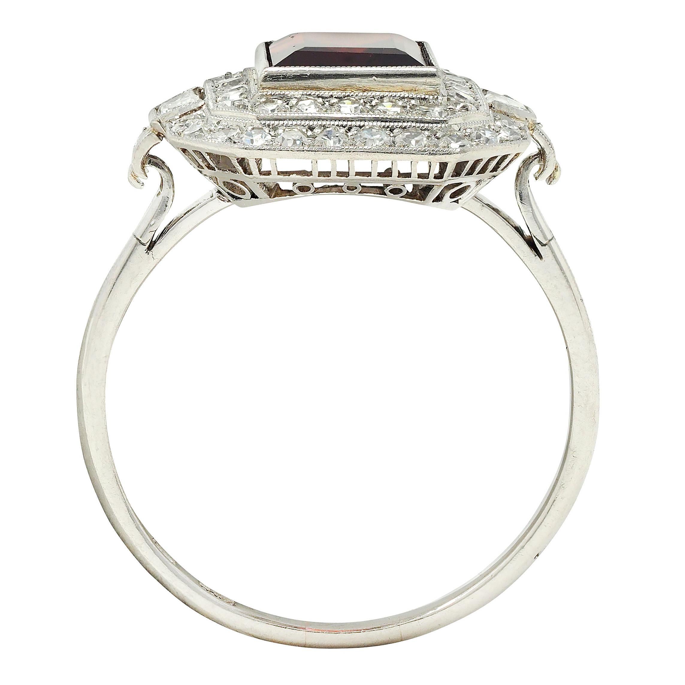 Art Deco 2.50 CTW Garnet Diamond Platinum Vintage Double Halo Ring For Sale 4