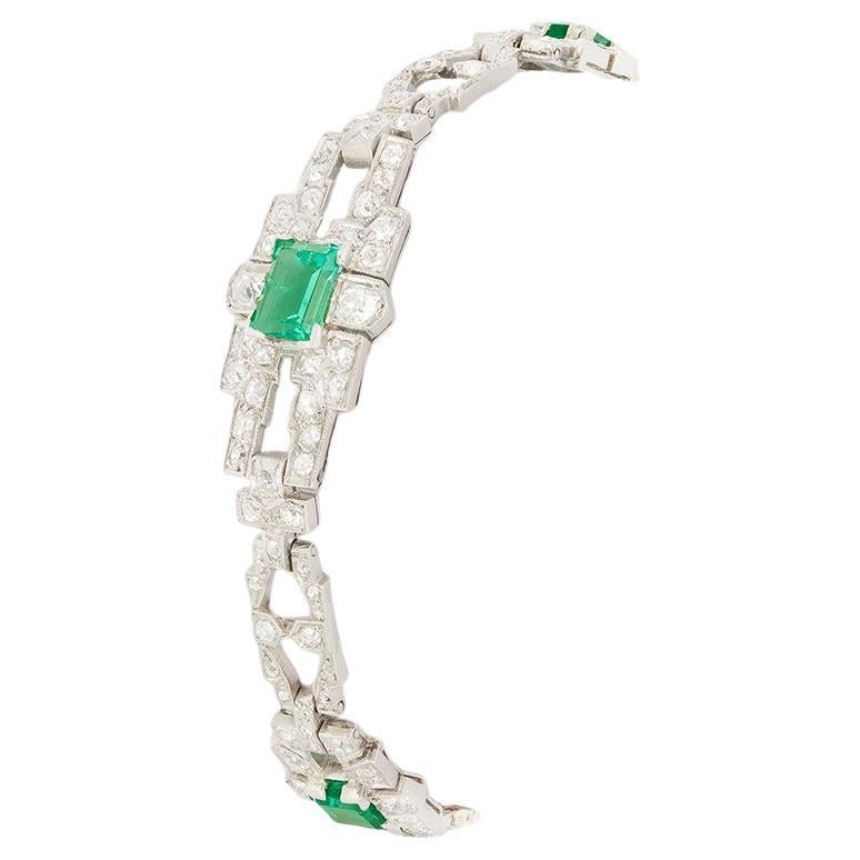 Art Deco 2.50ct Emerald and Diamond Bracelet, c.1920s For Sale