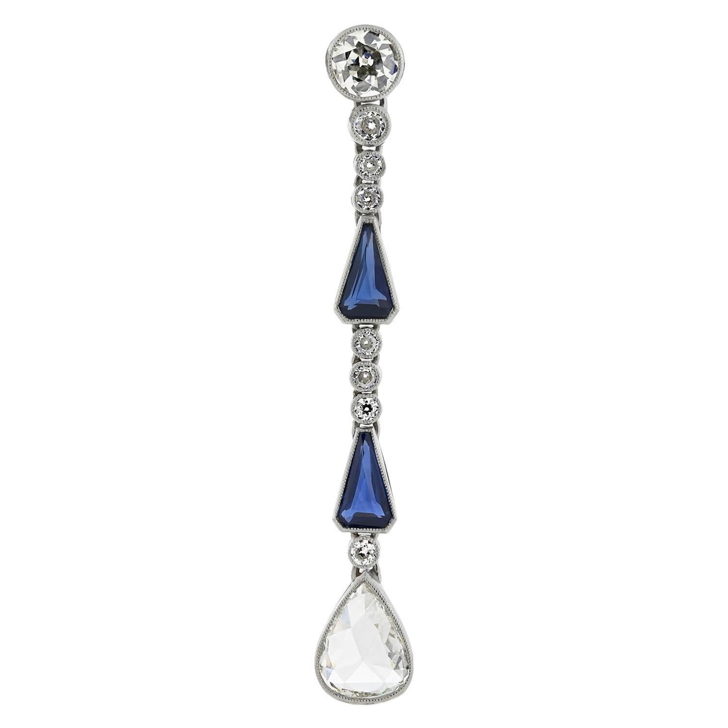 Art Deco Ohrhänger mit 2,50 Karat Diamant und 1,02 Karat Saphir (Art déco) im Angebot